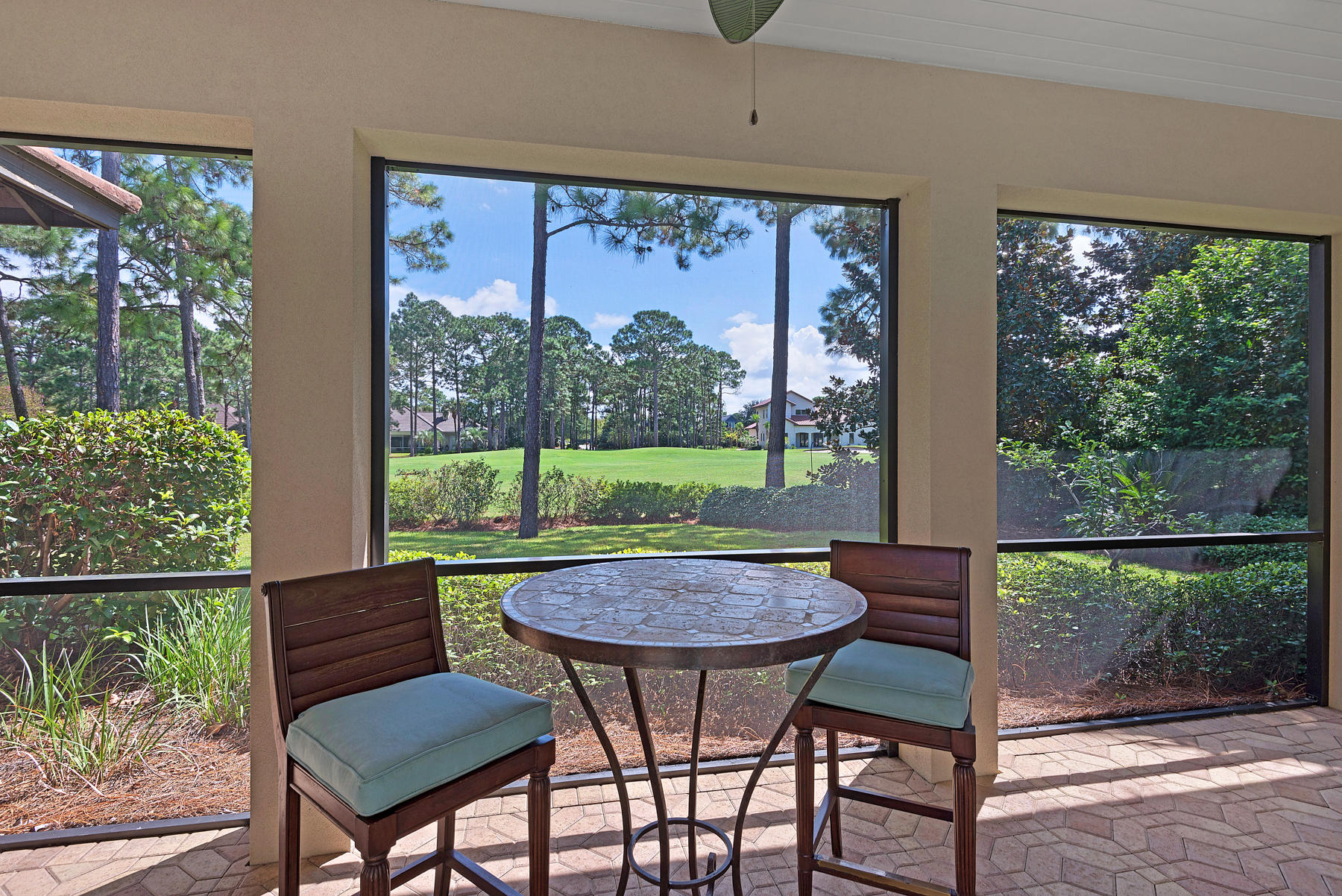 ISLAND GREEN - Residential