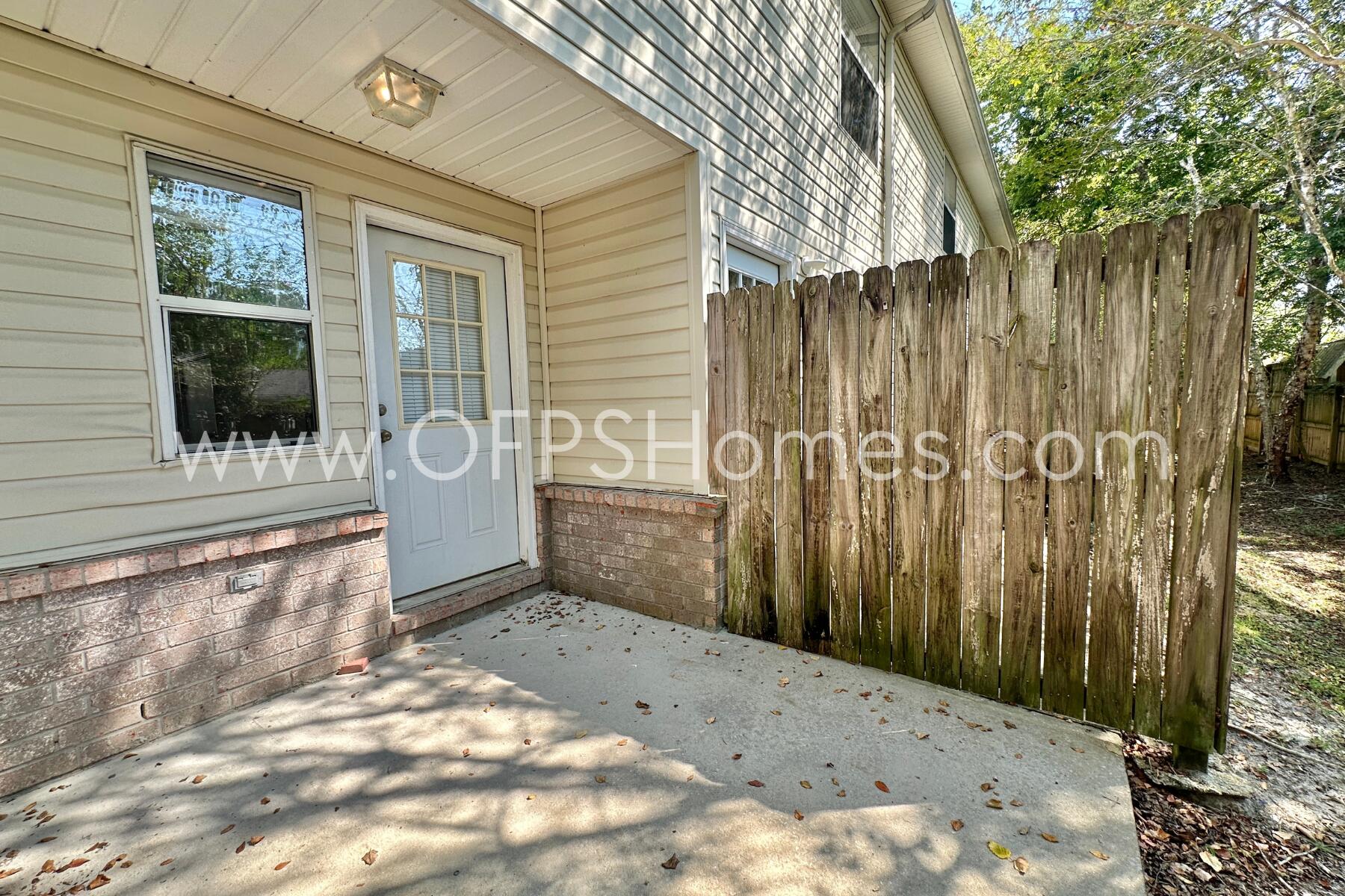 SHAY LIN T/H - Residential Lease
