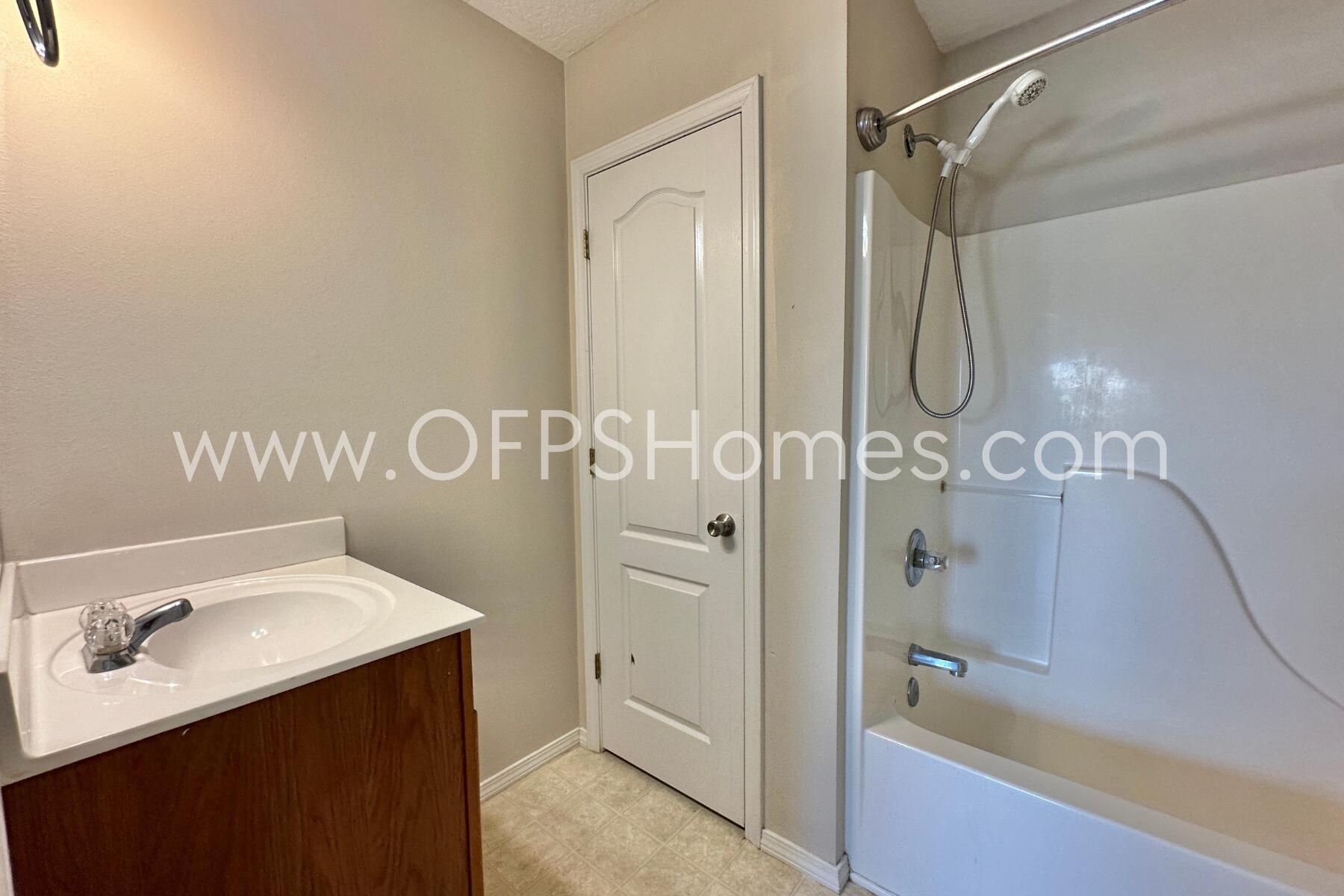SHAY LIN T/H - Residential Lease
