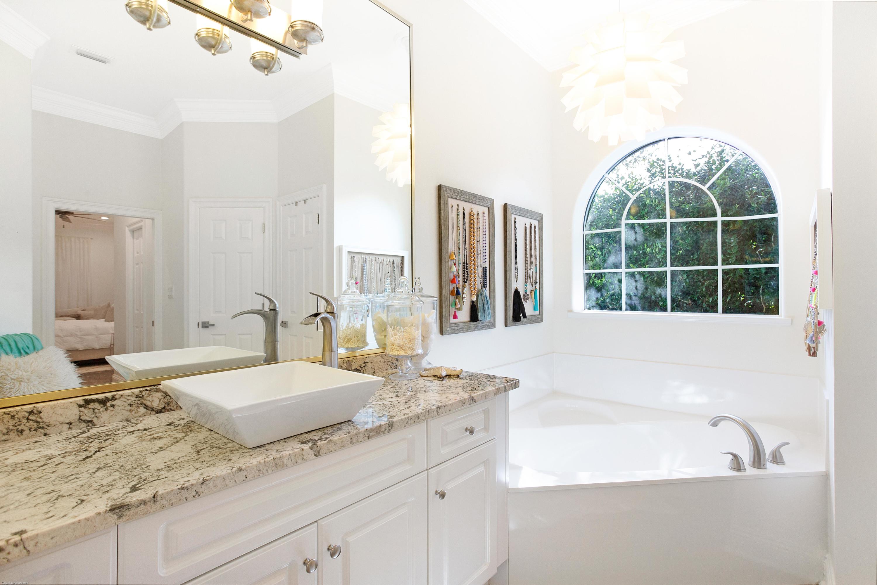 WINDSOR FOREST - Residential