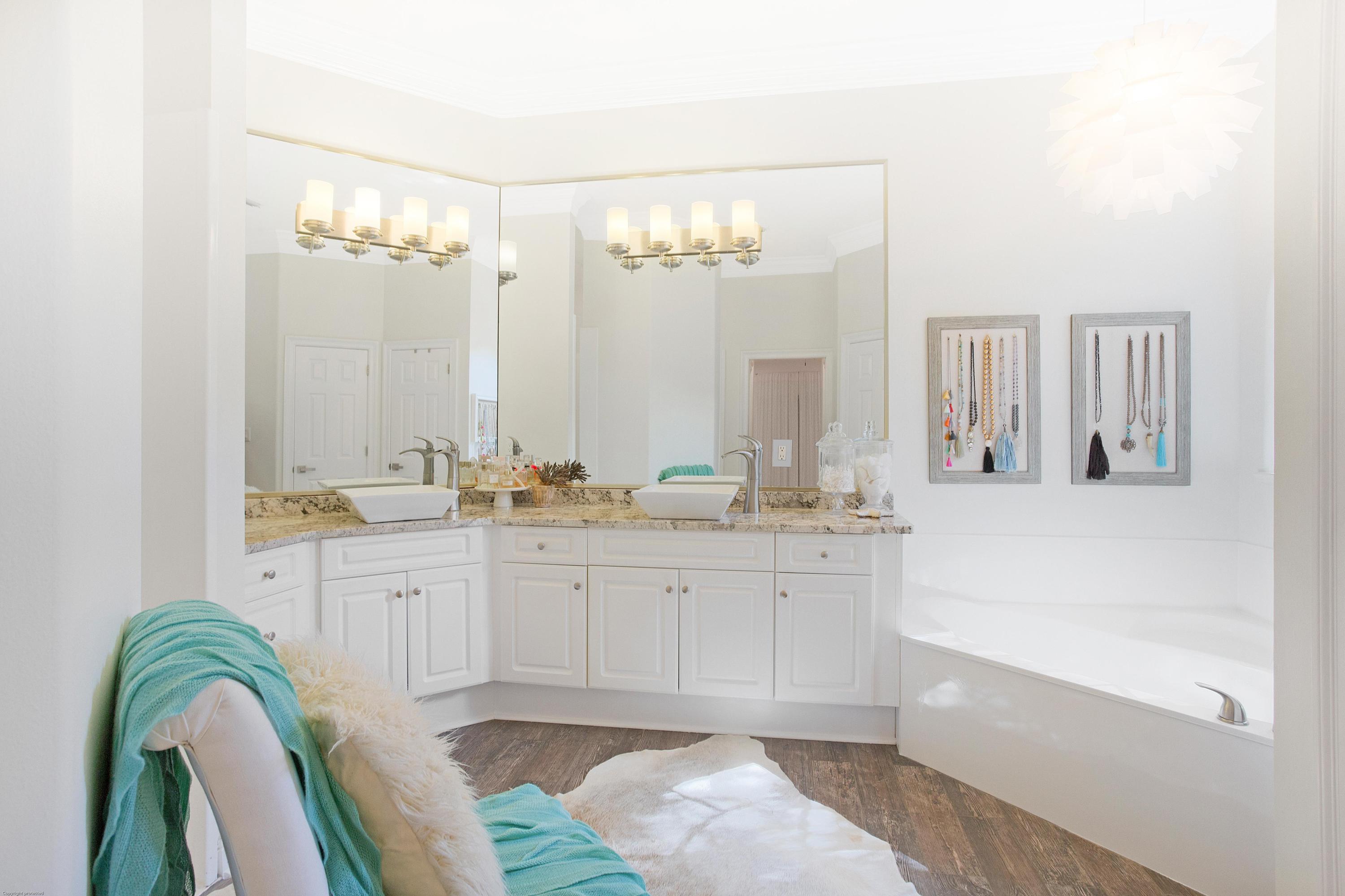 WINDSOR FOREST - Residential