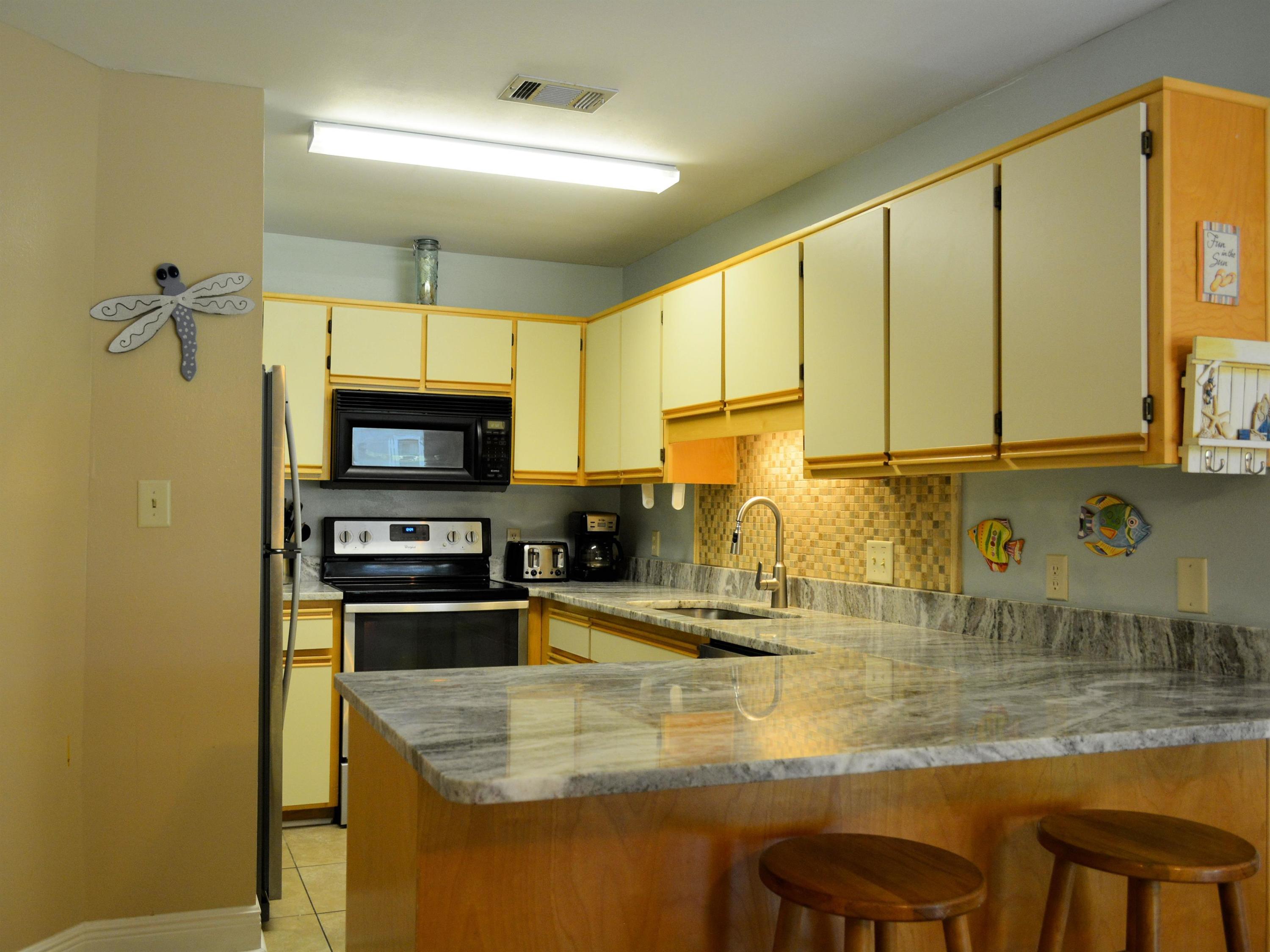 BEACHWOOD VILLAS CONDO - Residential