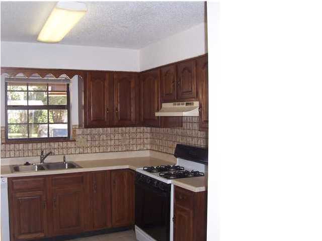 VALPARAISO PINECREST 5 - Residential Lease