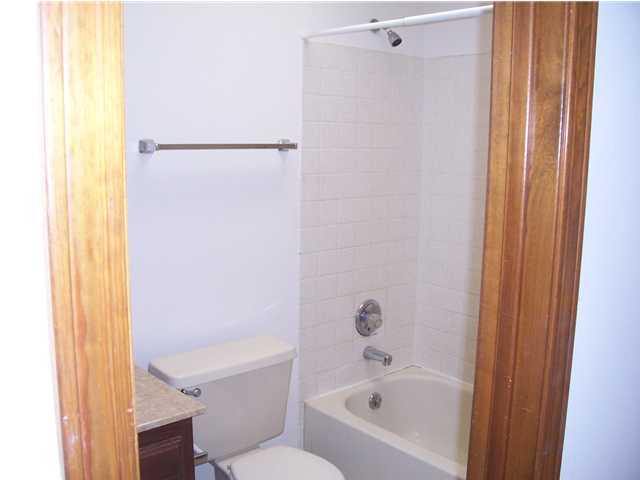 VALPARAISO PINECREST 5 - Residential Lease