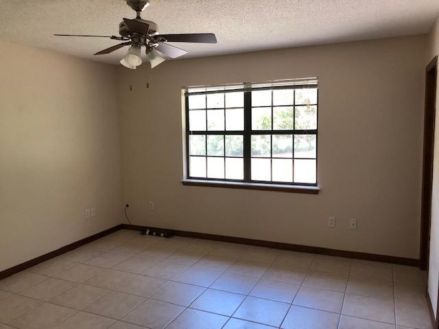 VALPARAISO PINECREST 5 - Residential Lease