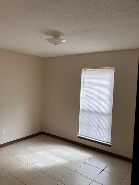 VALPARAISO PINECREST 5 - Residential Lease