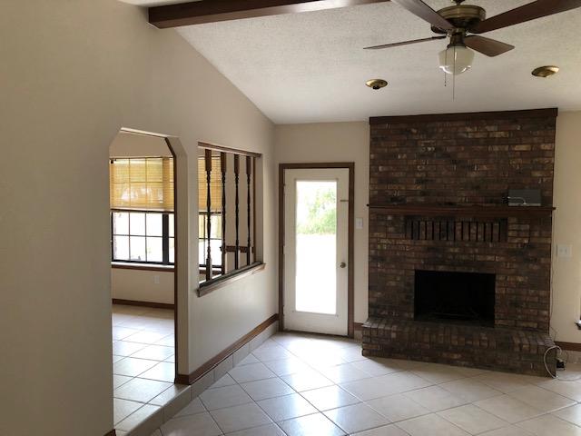 VALPARAISO PINECREST 5 - Residential Lease