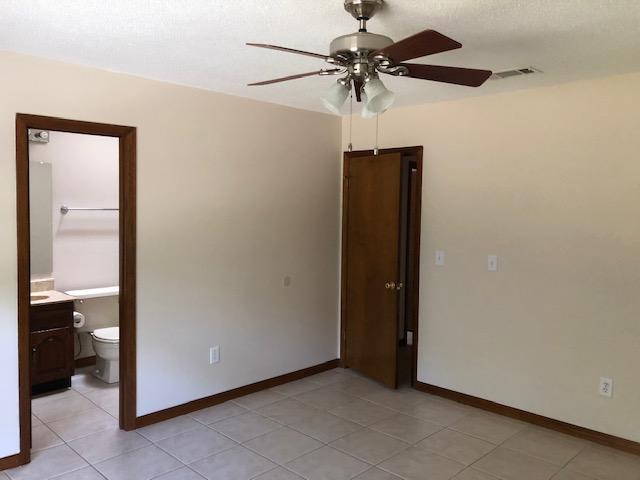 VALPARAISO PINECREST 5 - Residential Lease