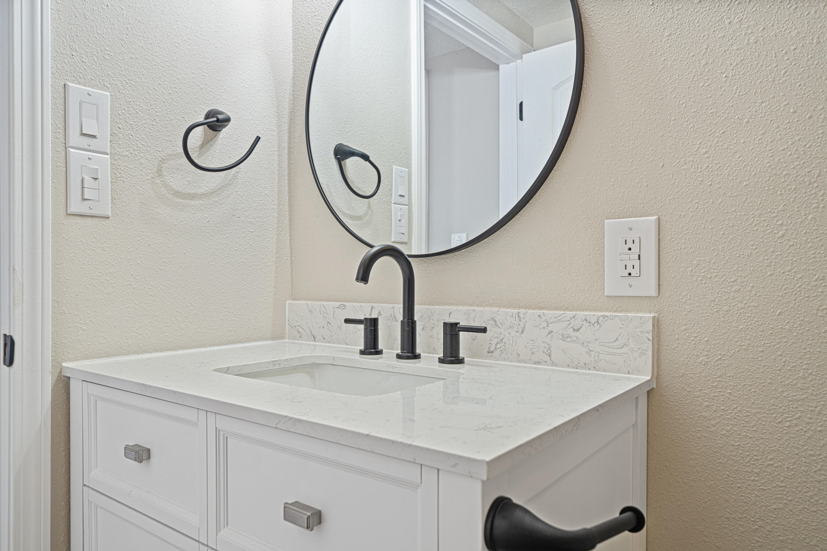 HOLLEY/NAVARRE - Residential