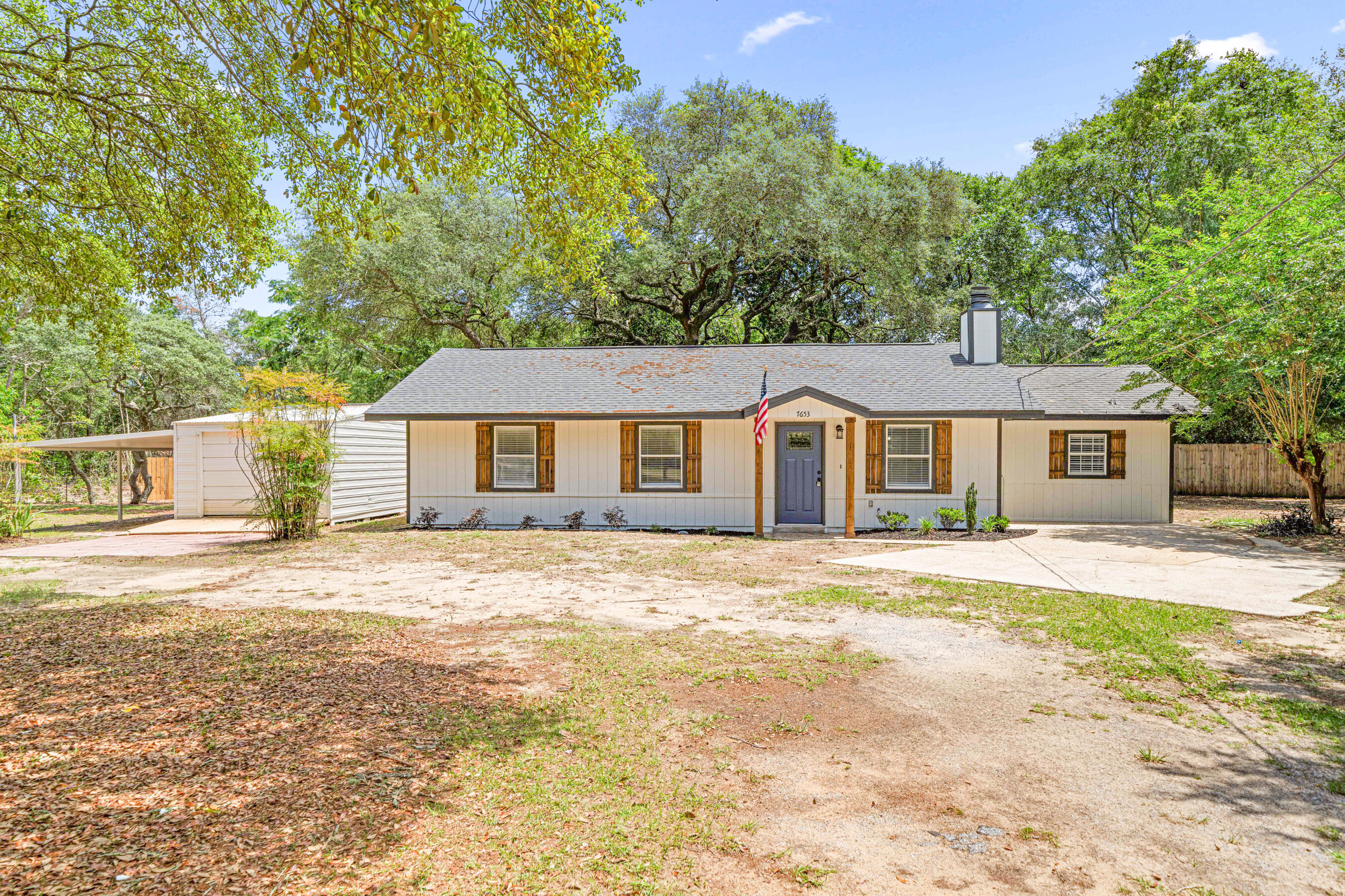 HOLLEY/NAVARRE - Residential