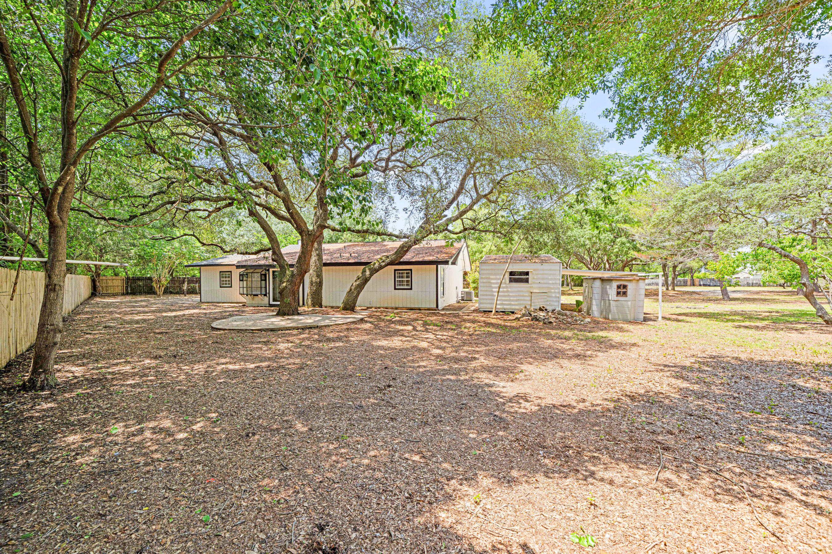 HOLLEY/NAVARRE - Residential