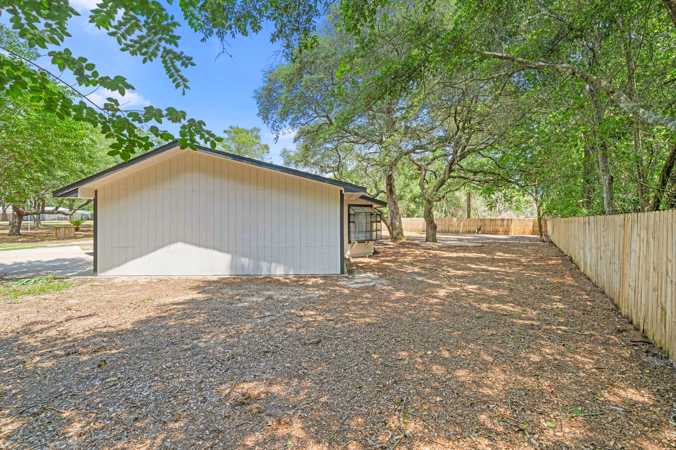 HOLLEY/NAVARRE - Residential