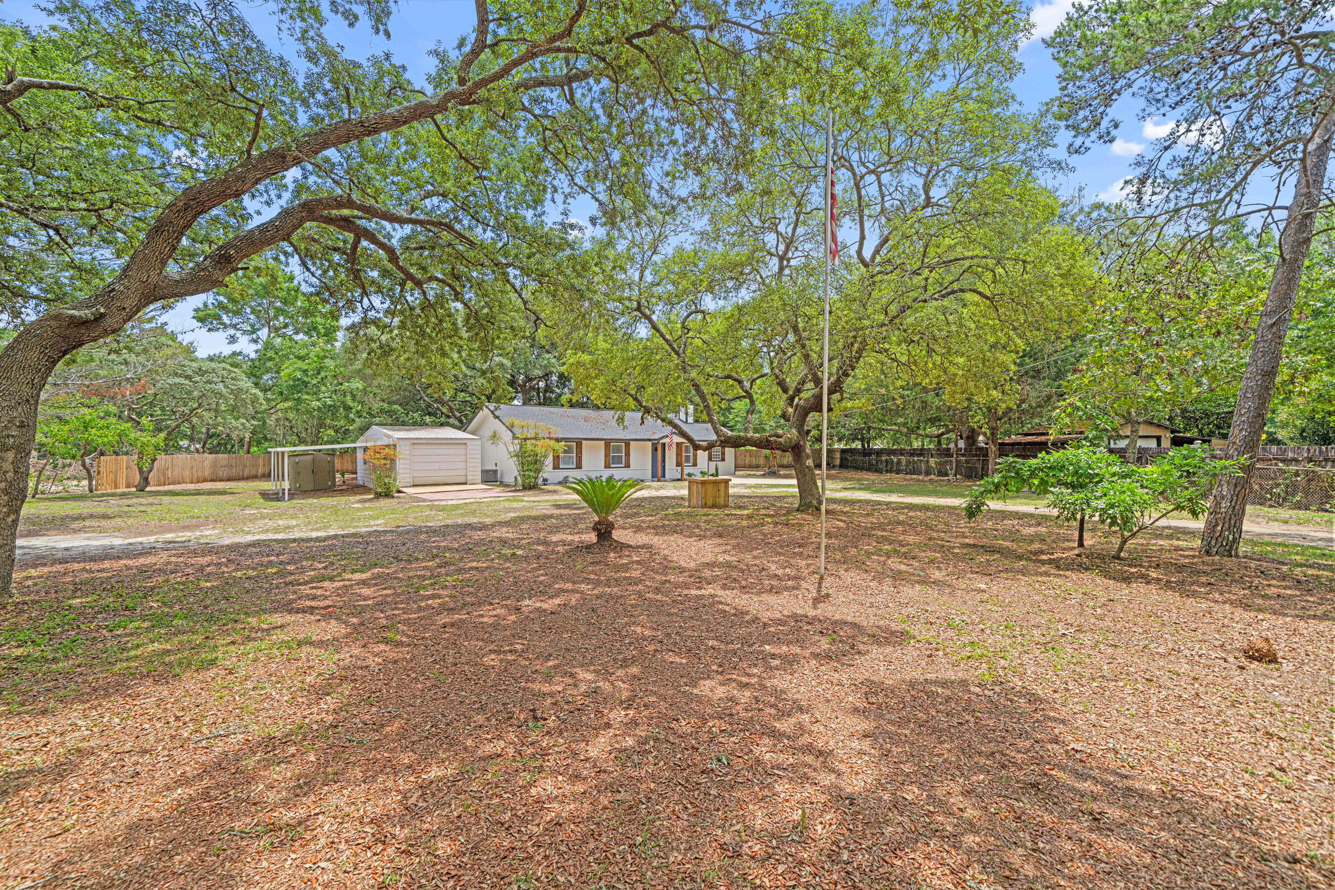 HOLLEY/NAVARRE - Residential