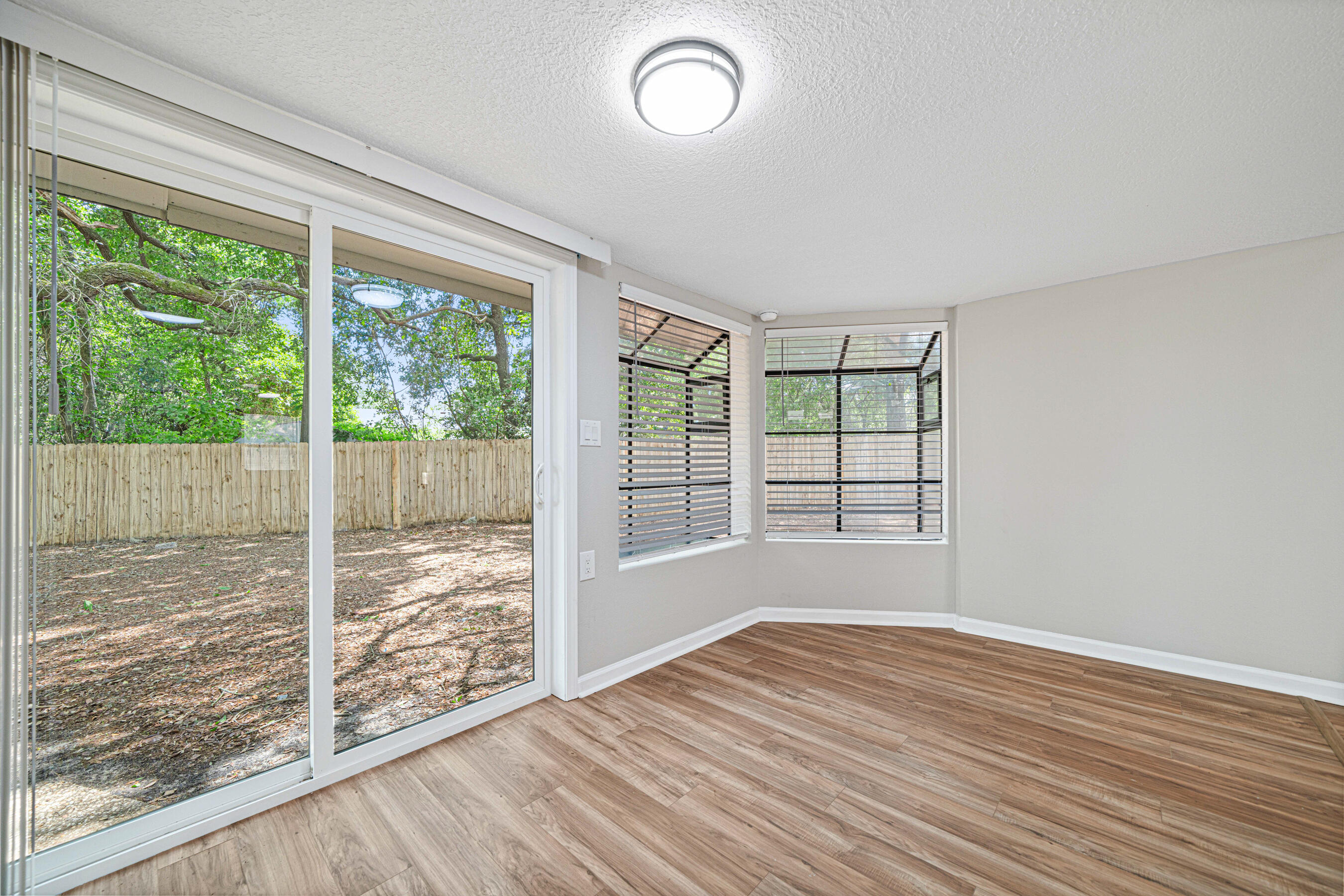HOLLEY/NAVARRE - Residential