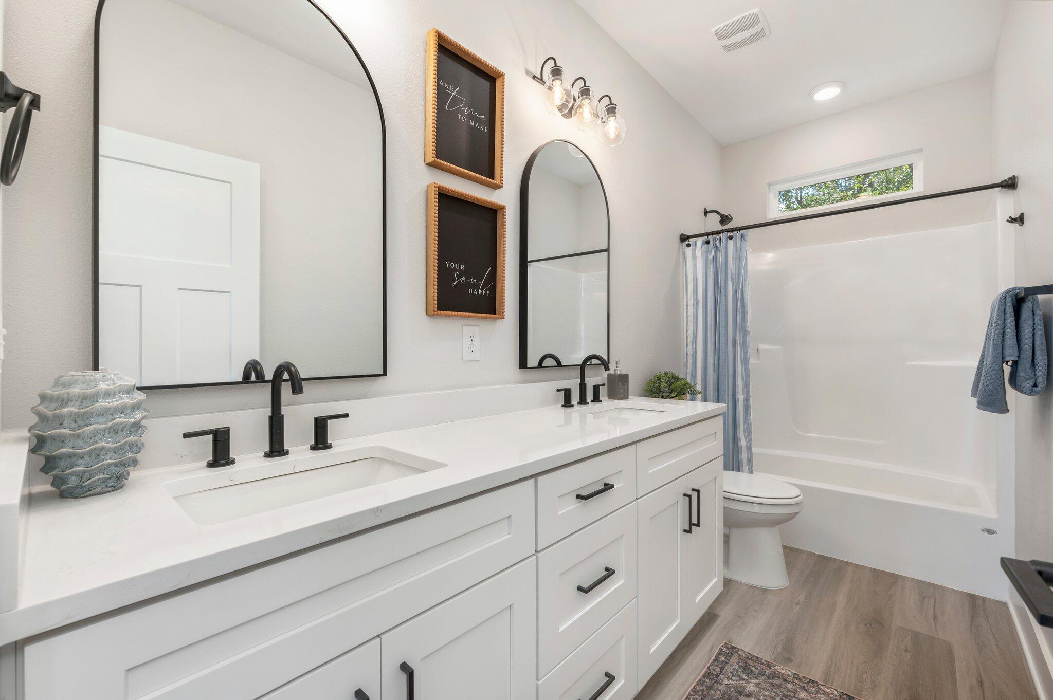 MOSSY OAKS - Residential