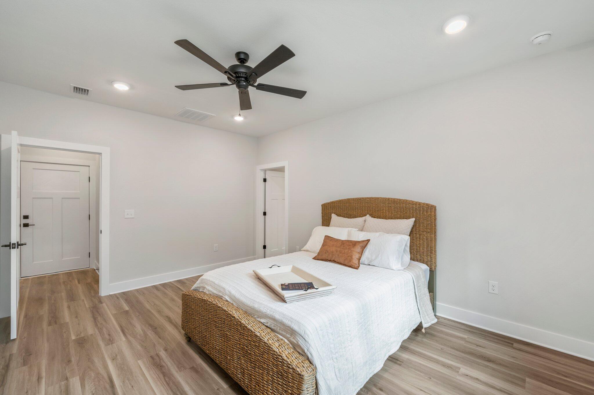 MOSSY OAKS - Residential