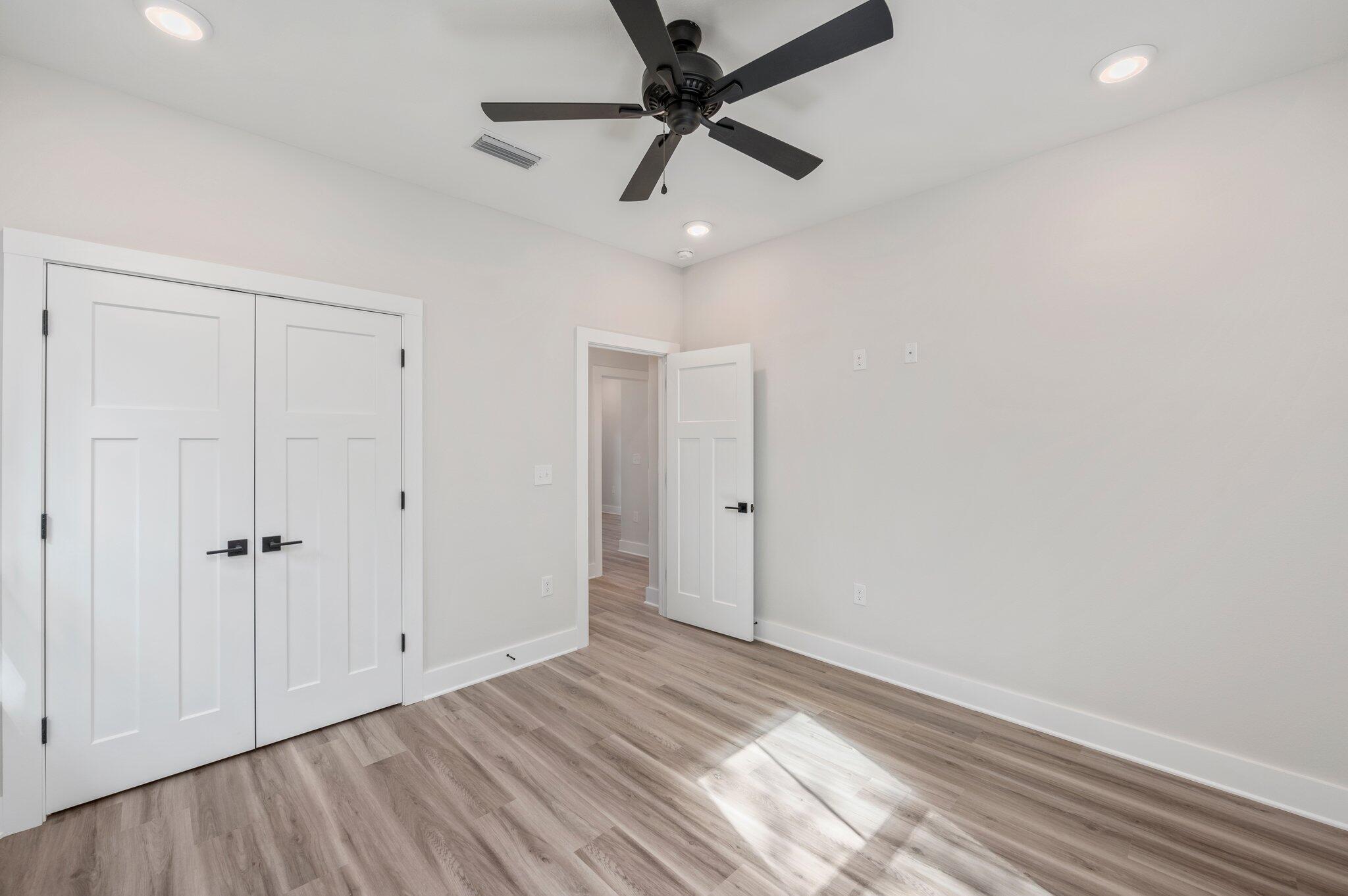 MOSSY OAKS - Residential