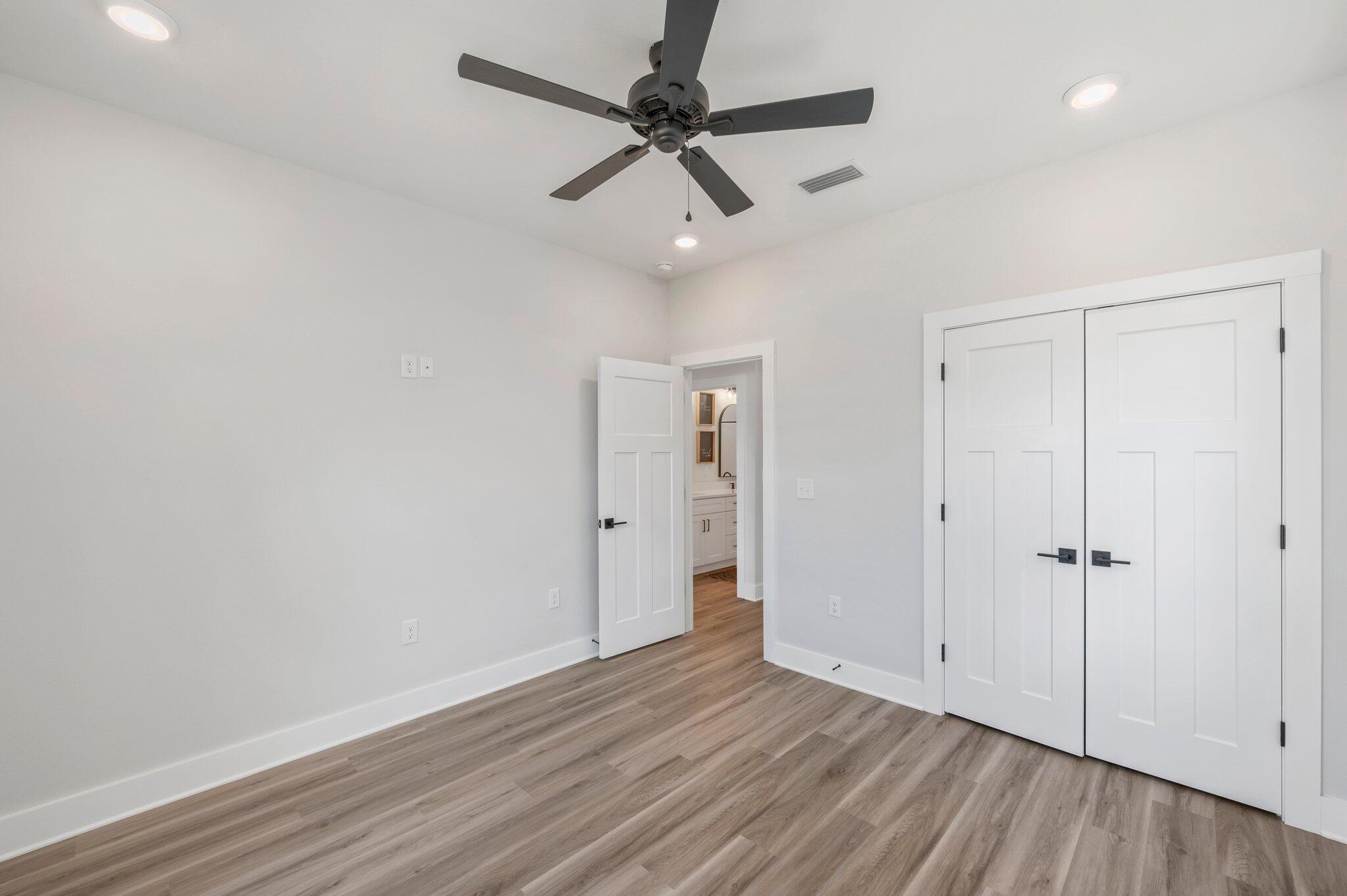 MOSSY OAKS - Residential