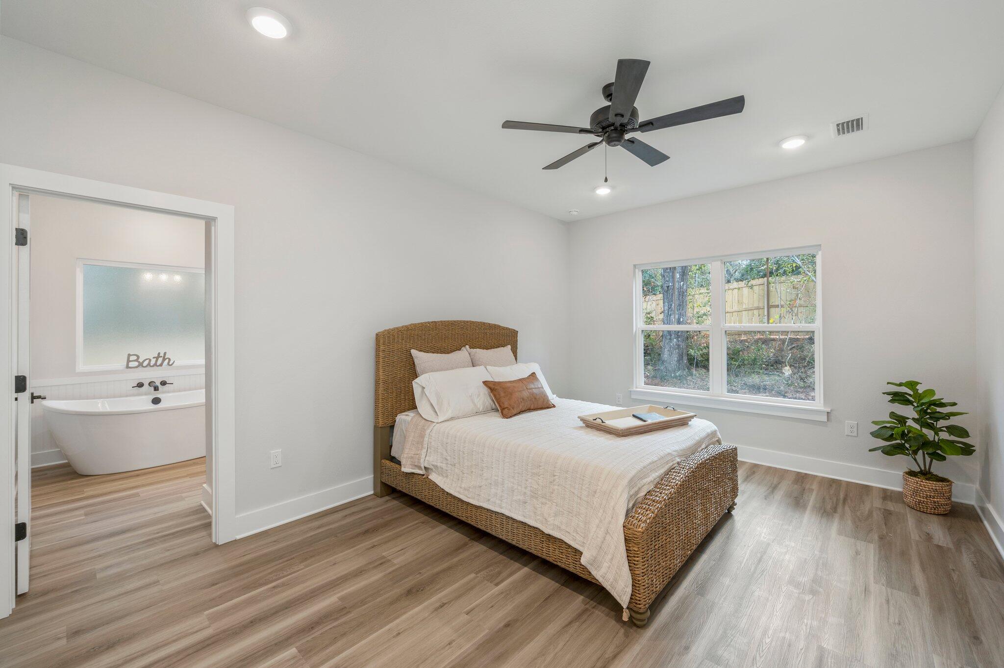 MOSSY OAKS - Residential