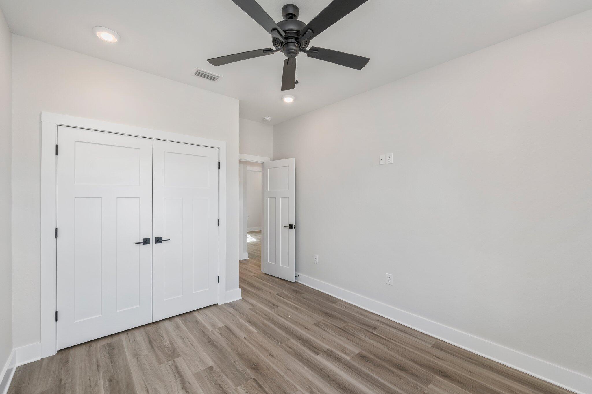 MOSSY OAKS - Residential