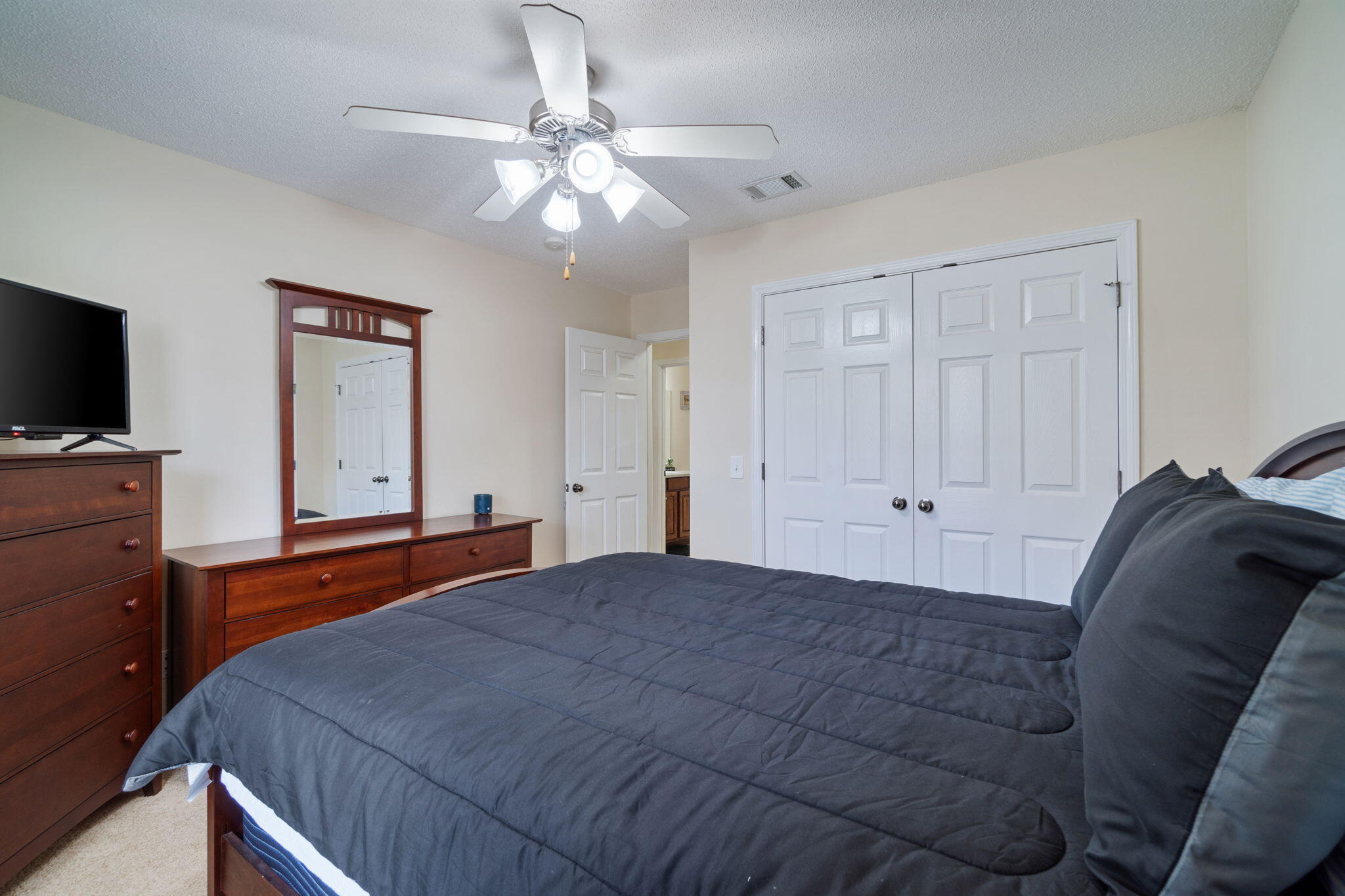 WOODBURY FOREST - Residential