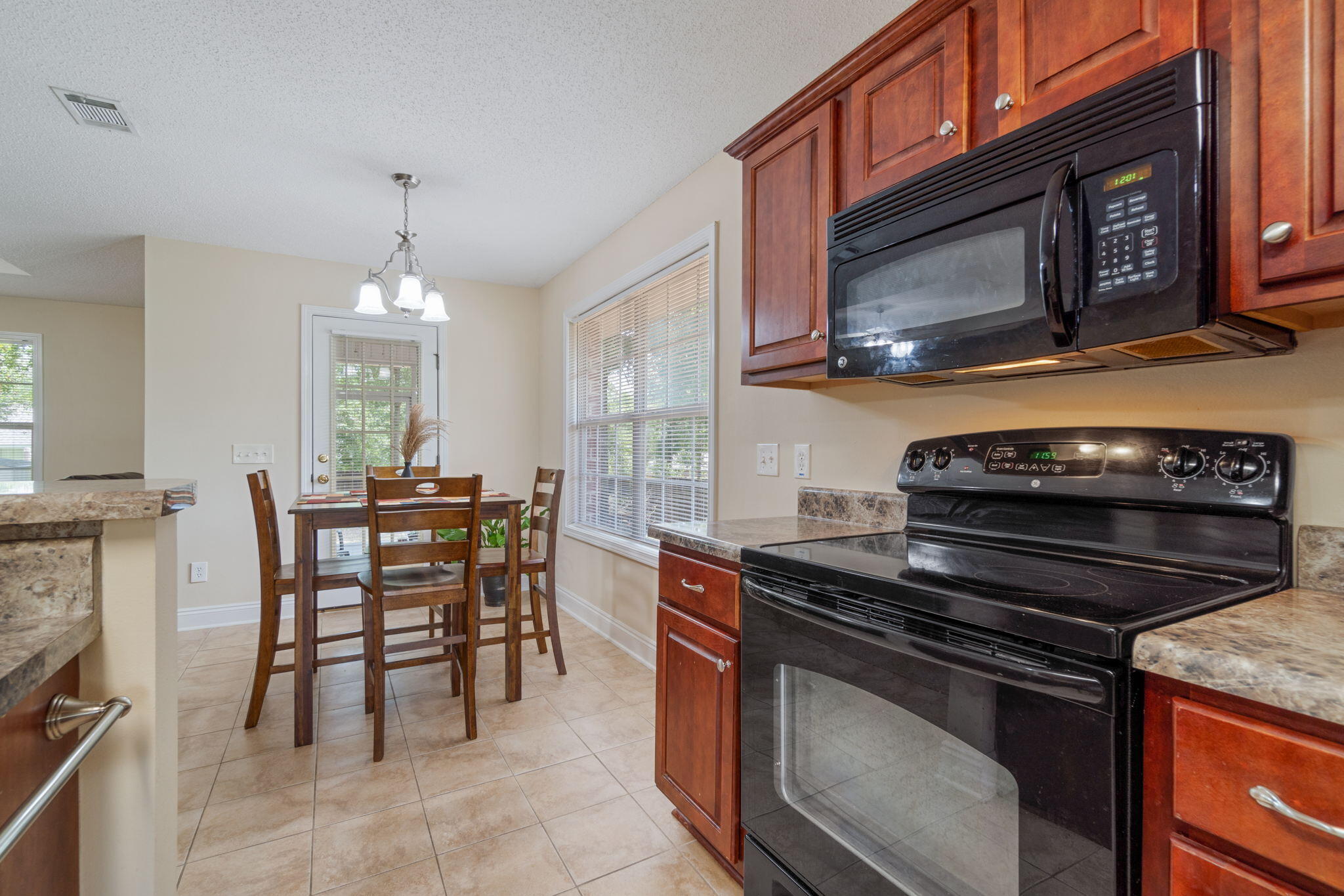 WOODBURY FOREST - Residential