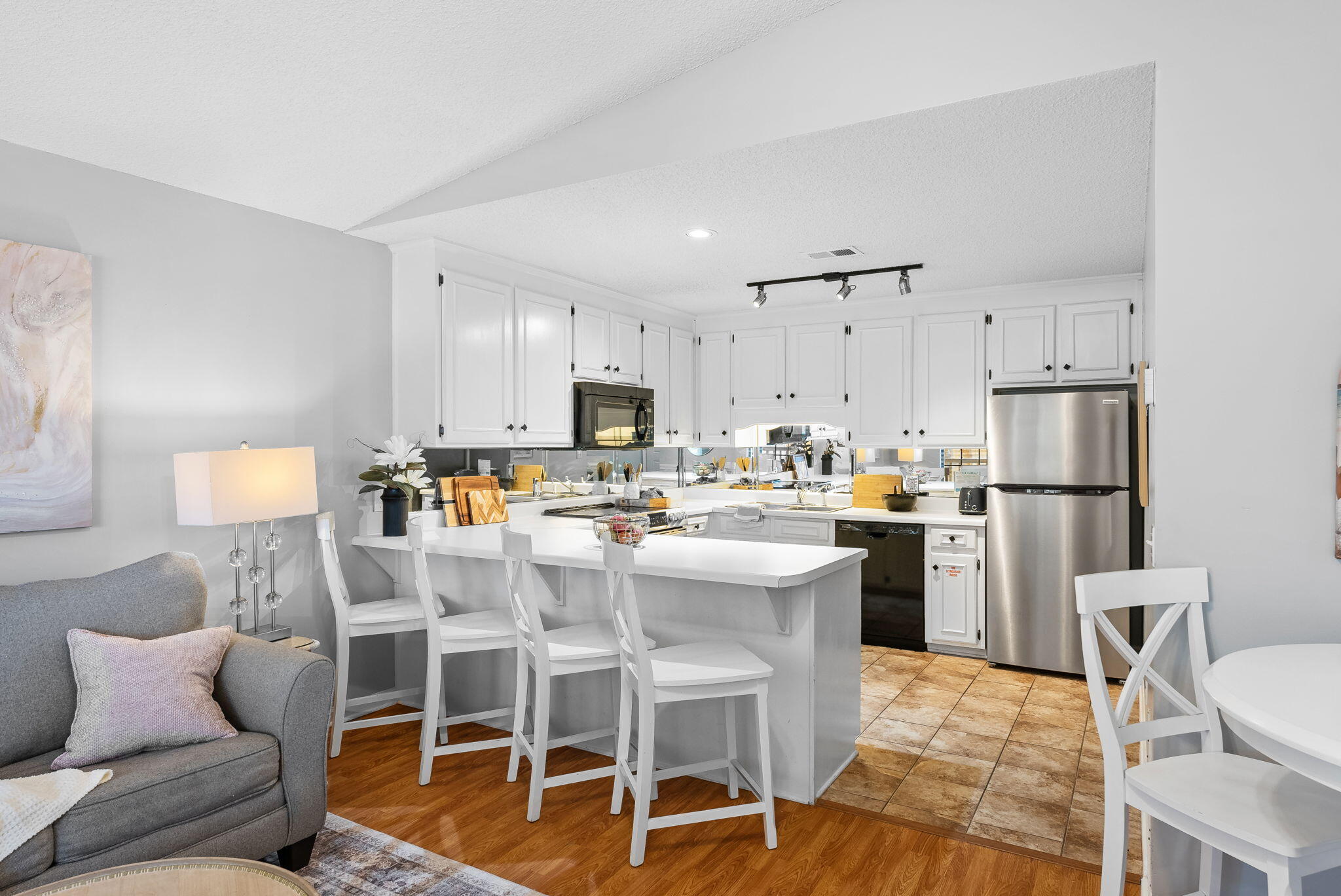 HORIZON SOUTH 1 CONDO - Residential