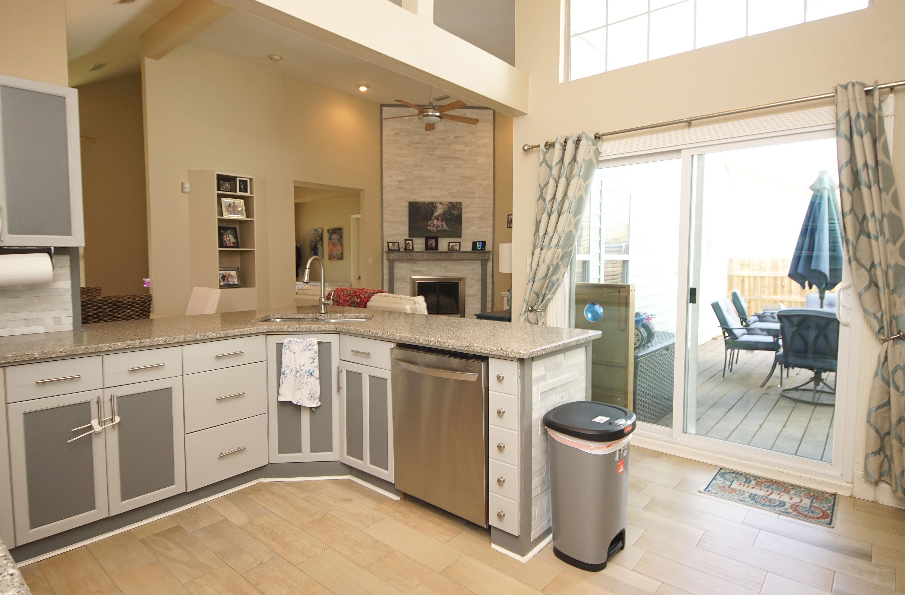 BAYVIEW MANOR - Residential