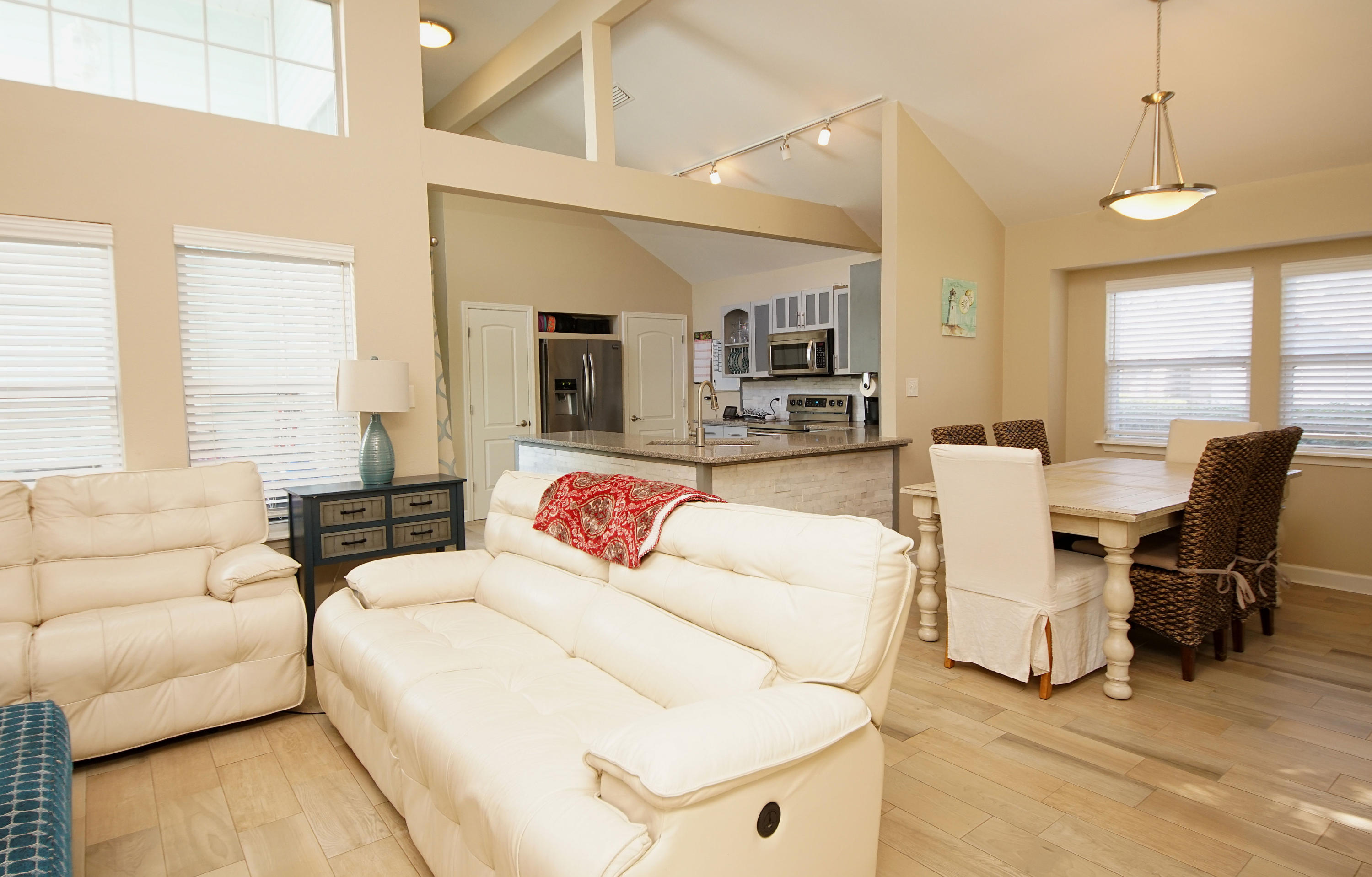 BAYVIEW MANOR - Residential