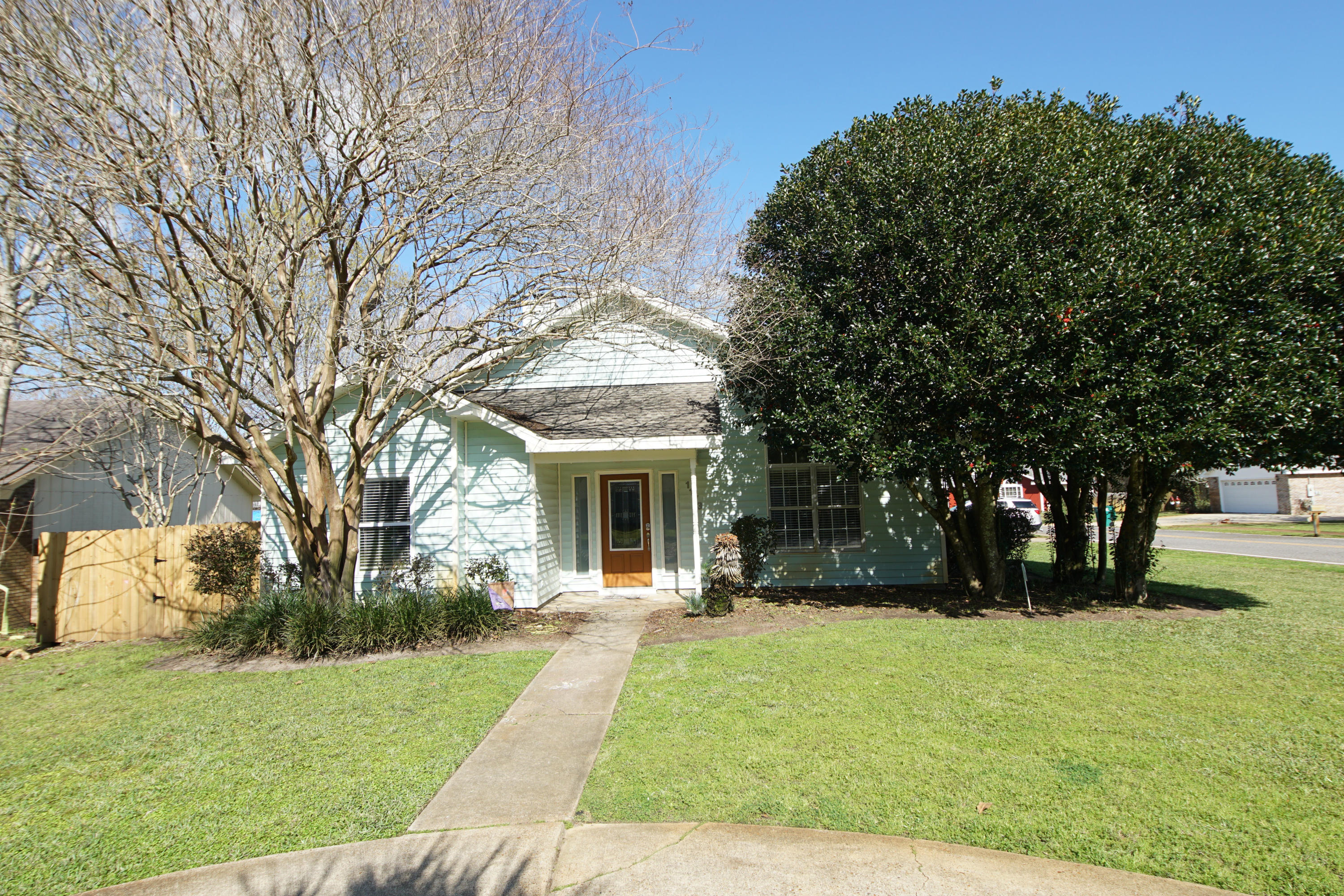 BAYVIEW MANOR - Residential