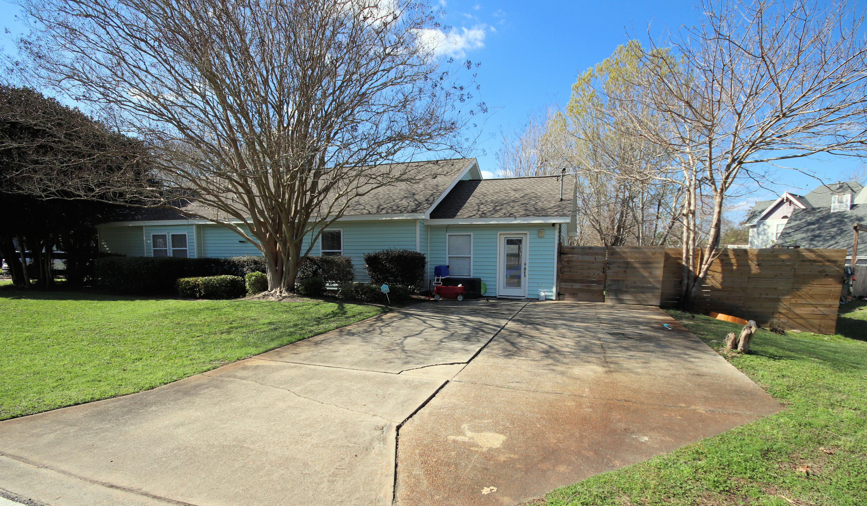 BAYVIEW MANOR - Residential