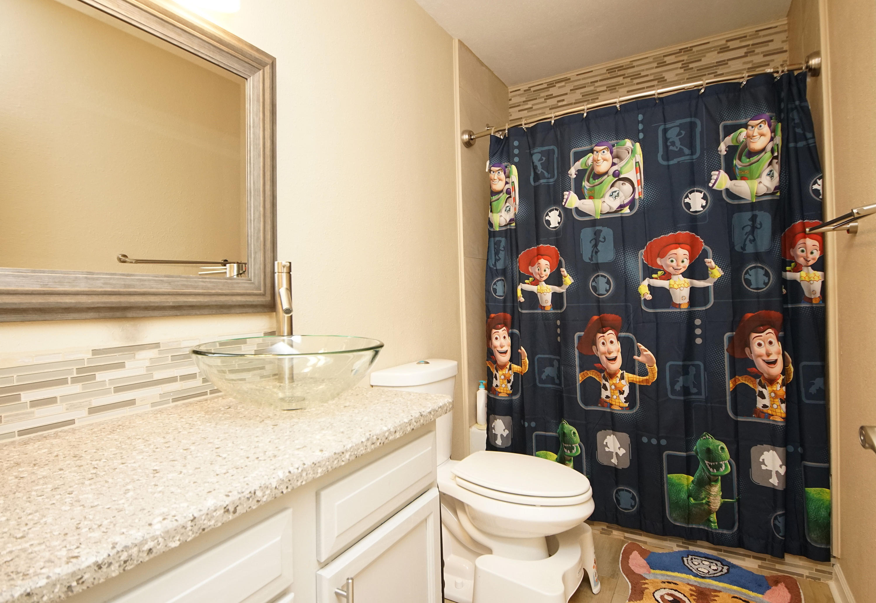 BAYVIEW MANOR - Residential