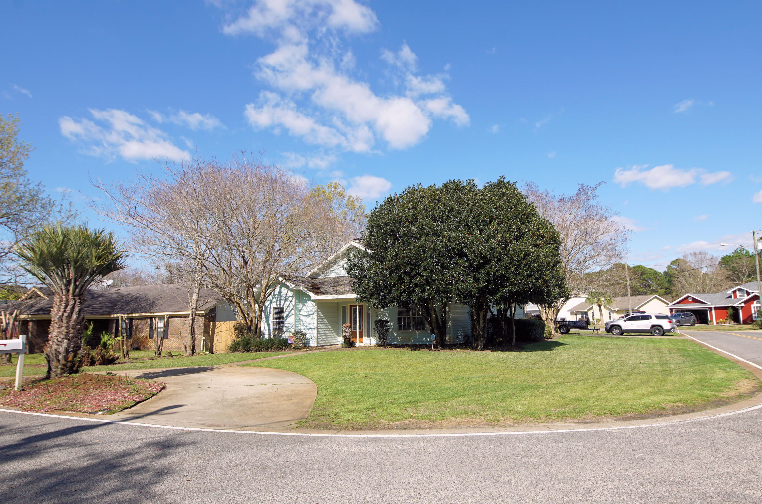 BAYVIEW MANOR - Residential