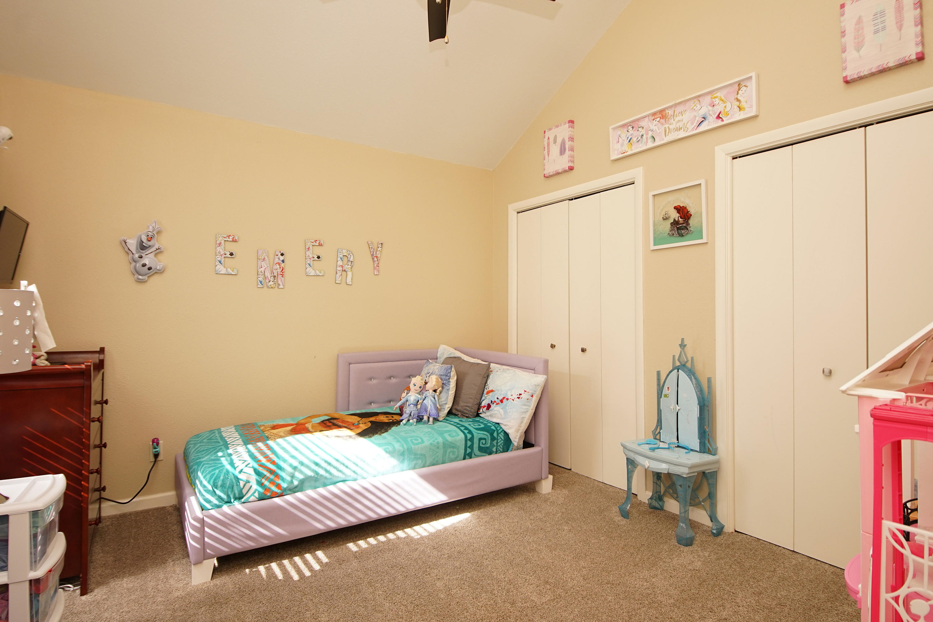 BAYVIEW MANOR - Residential