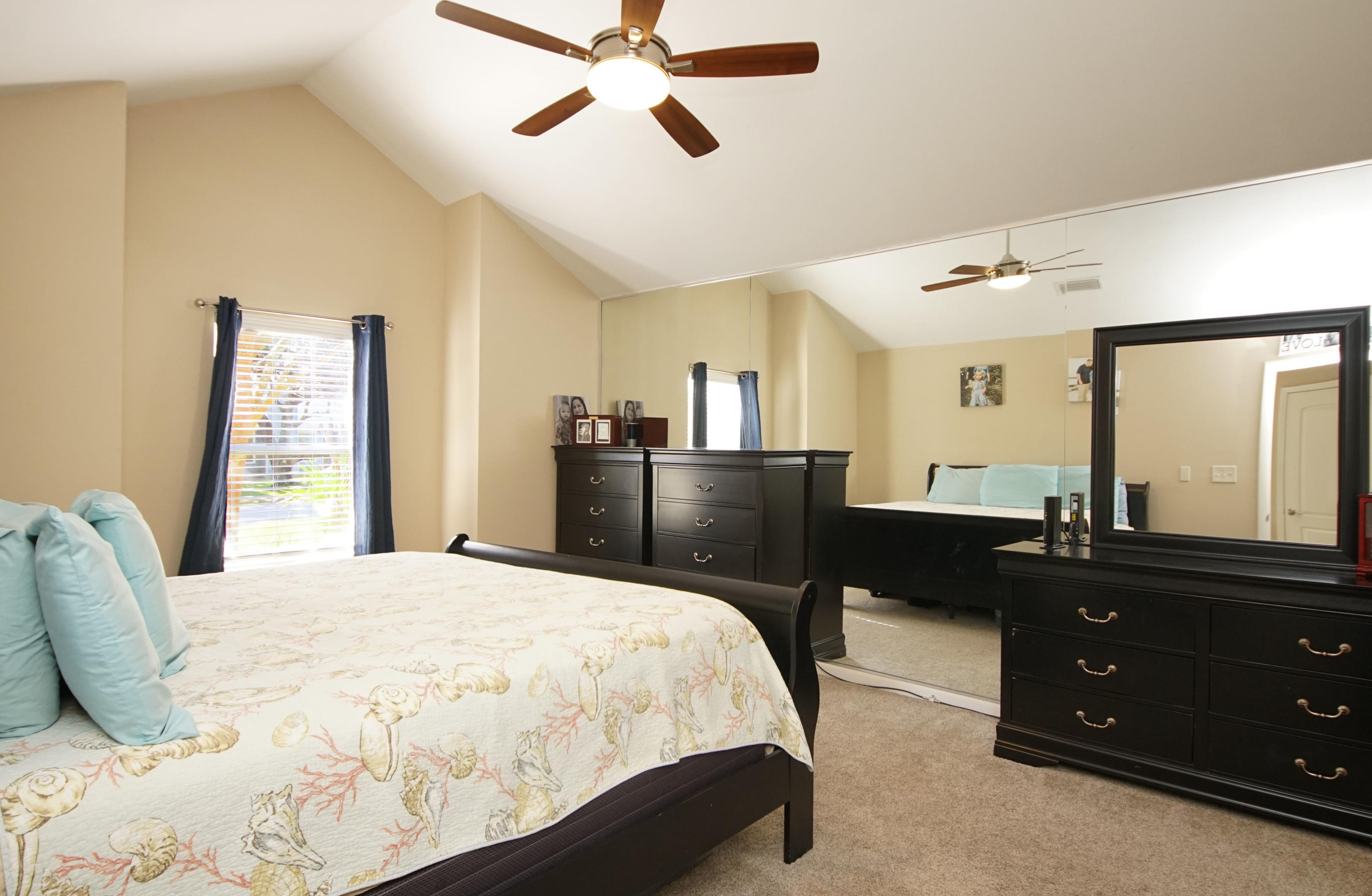 BAYVIEW MANOR - Residential