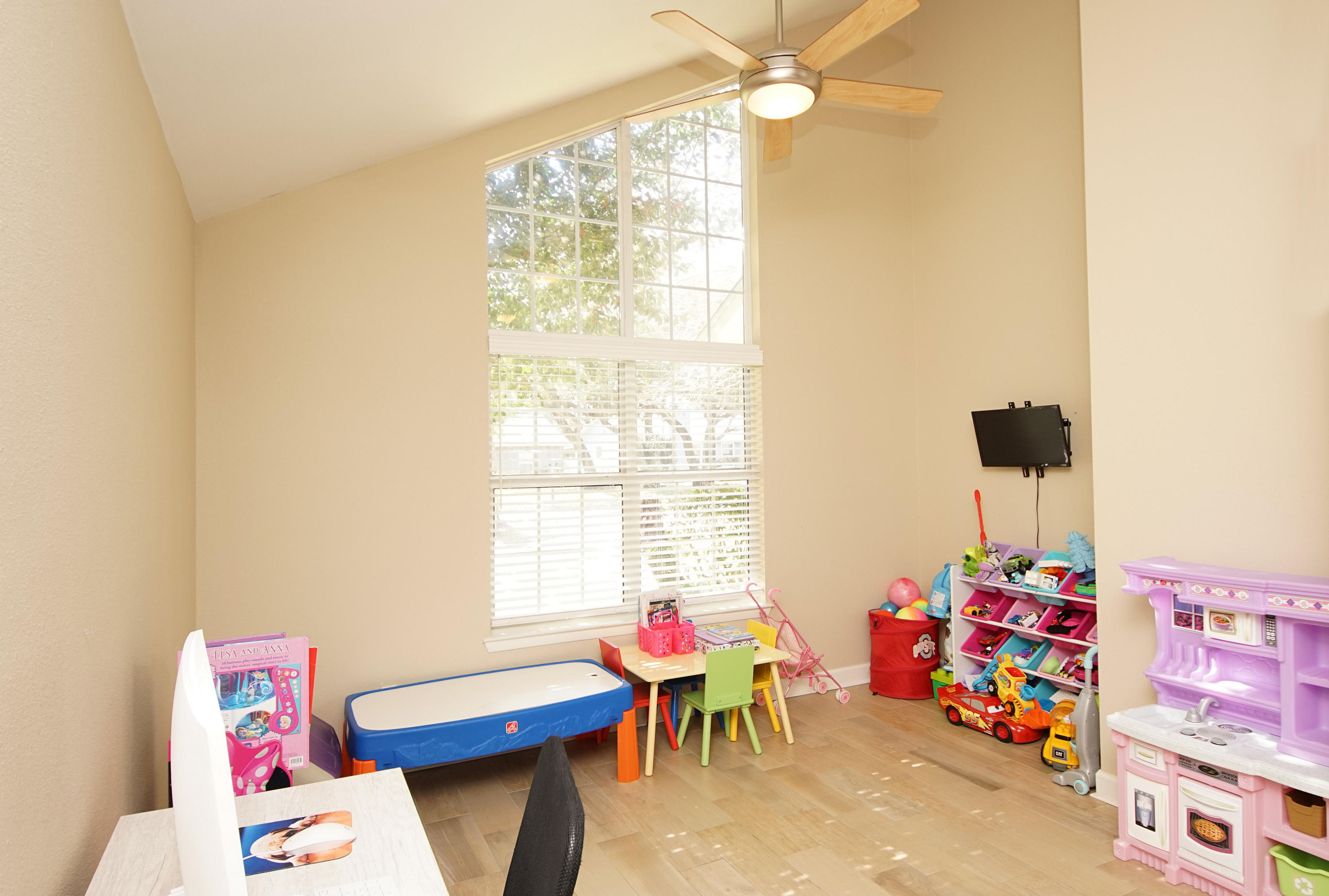 BAYVIEW MANOR - Residential