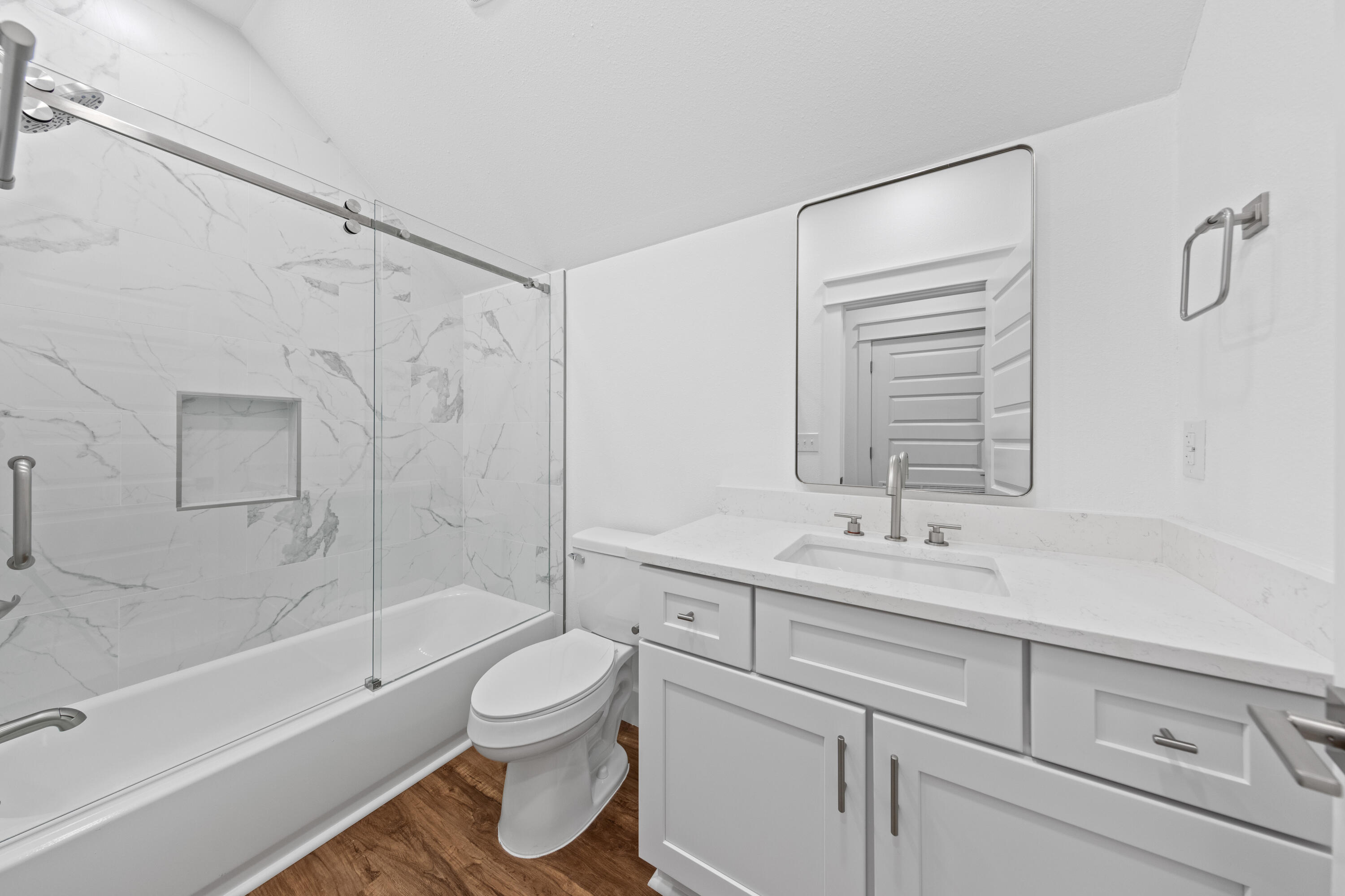 MAGNOLIA BEACH - Residential