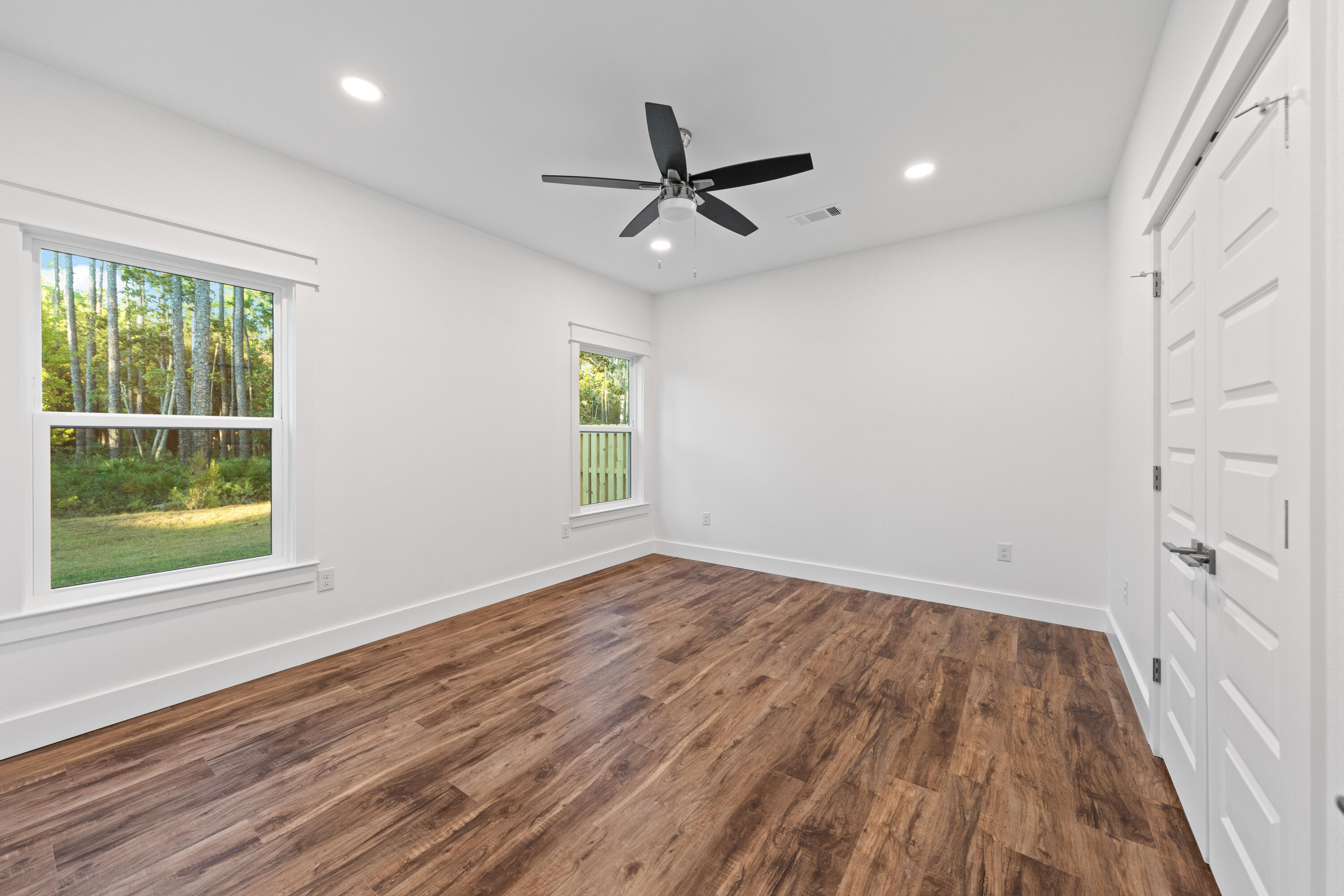 MAGNOLIA BEACH - Residential