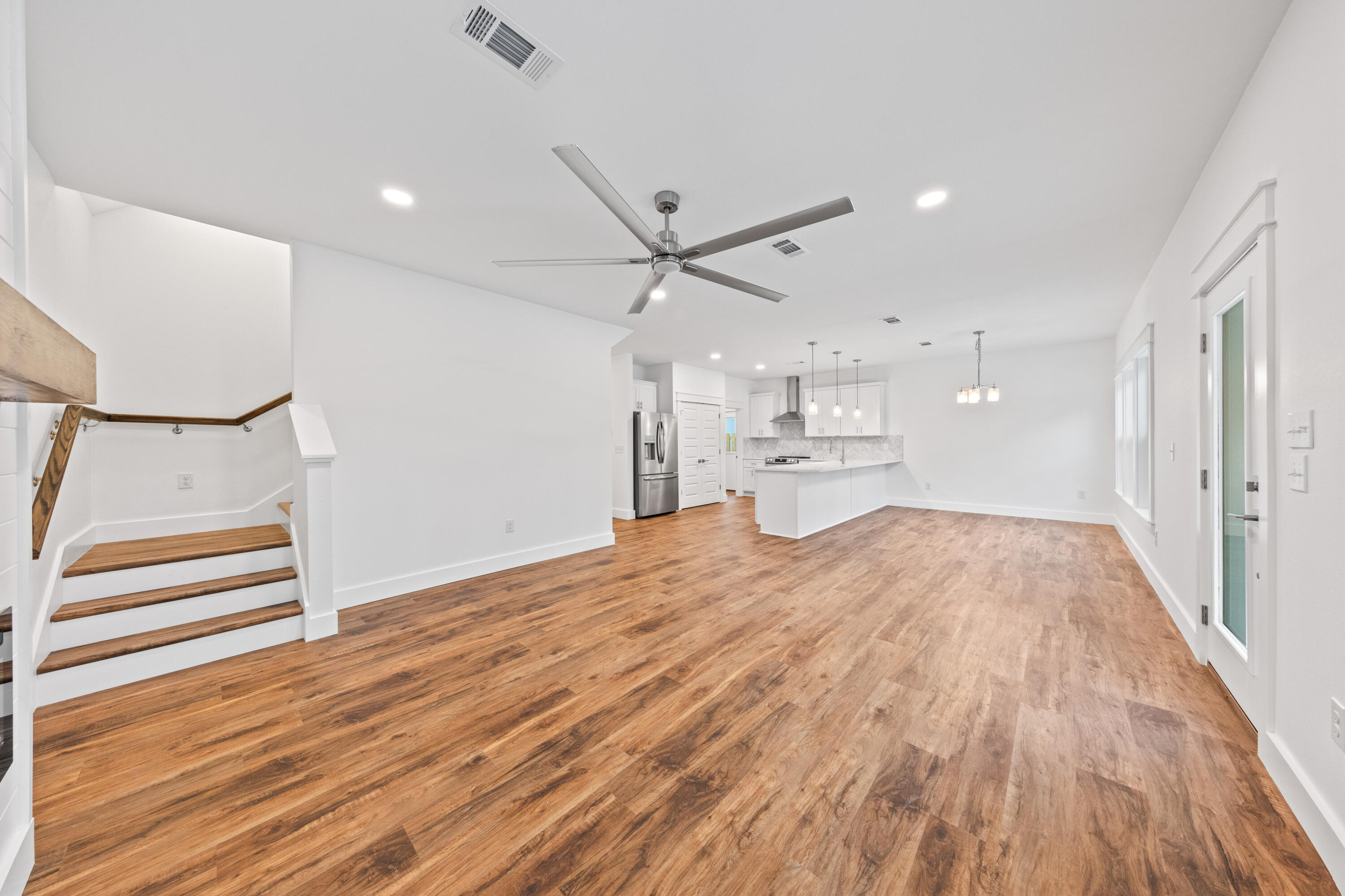 MAGNOLIA BEACH - Residential