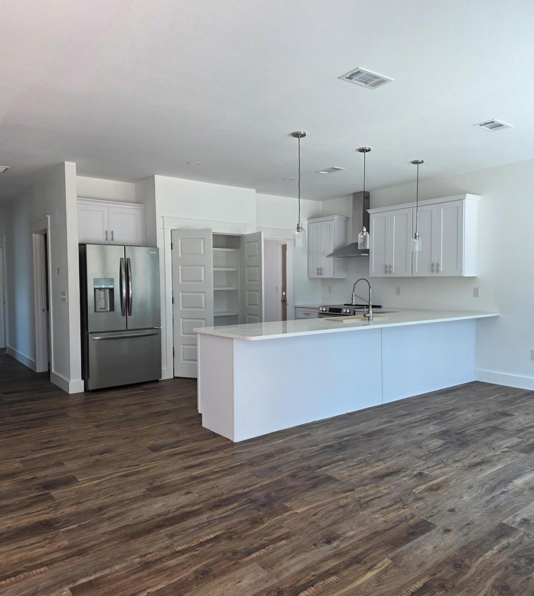 MAGNOLIA BEACH - Residential