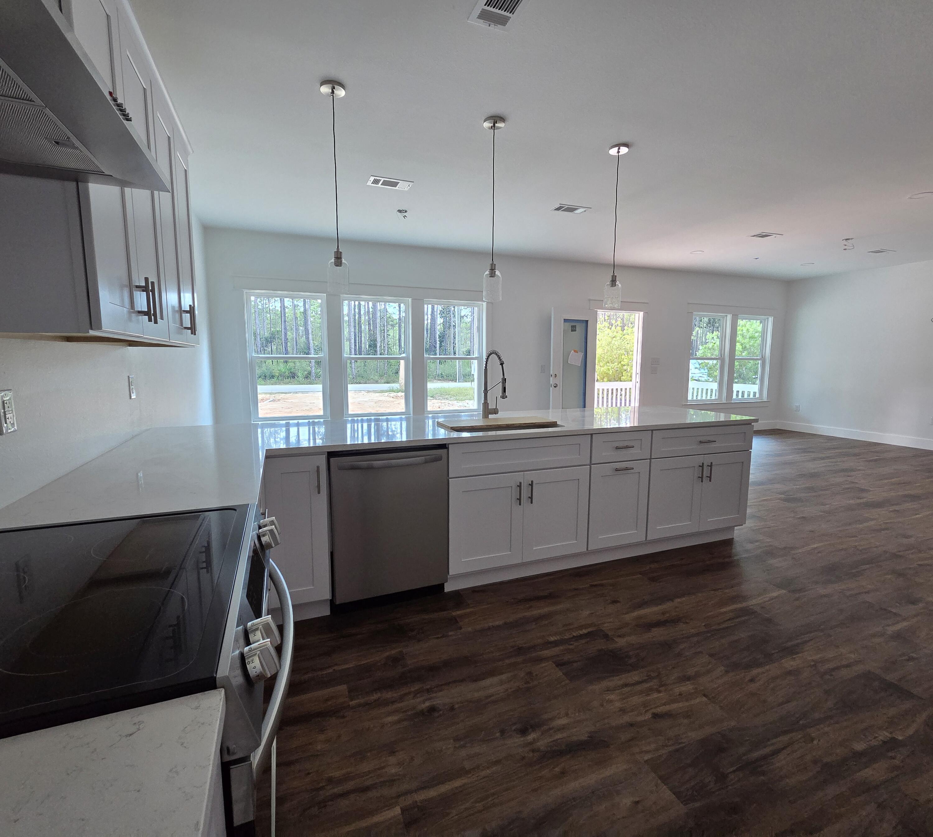 MAGNOLIA BEACH - Residential