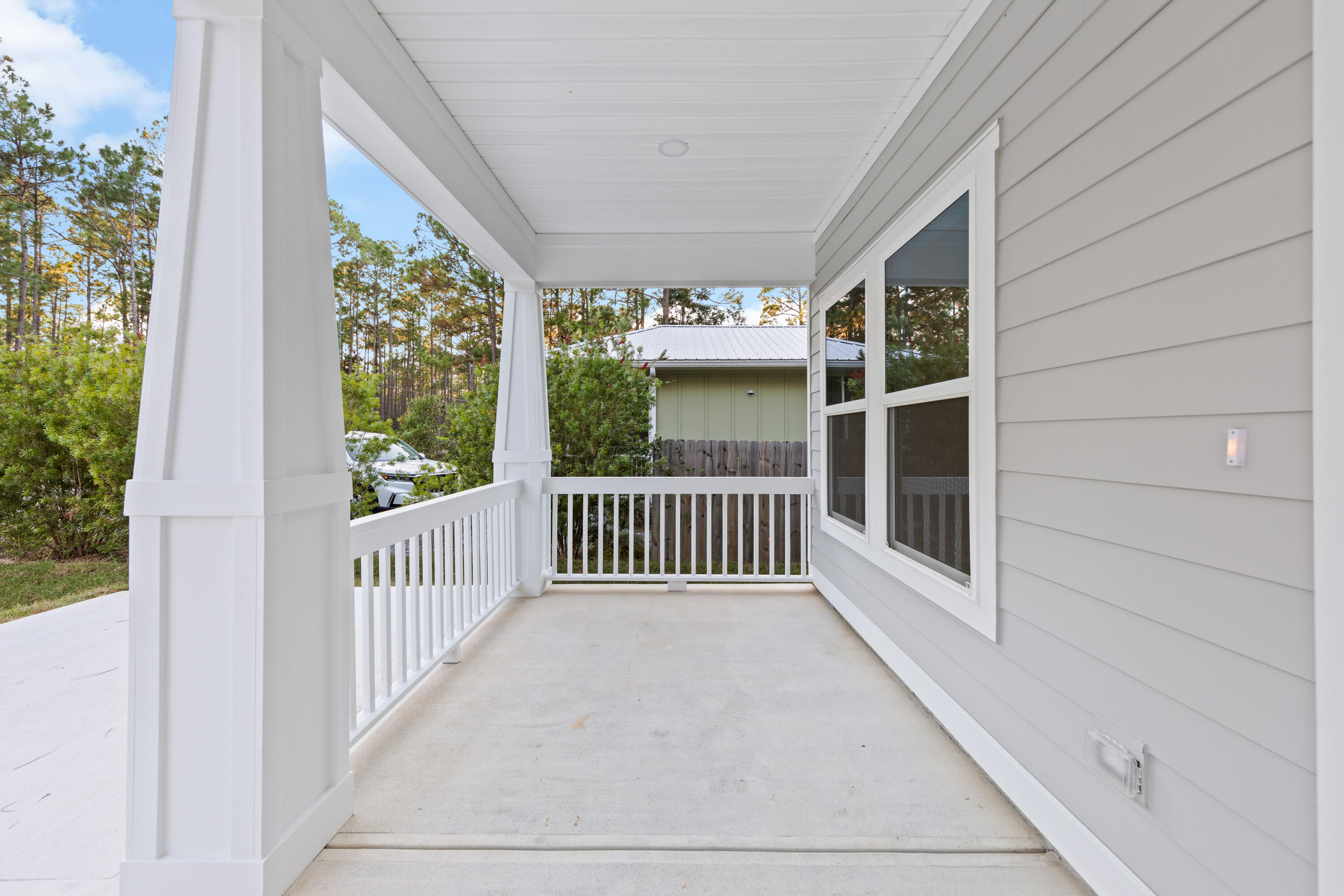 MAGNOLIA BEACH - Residential