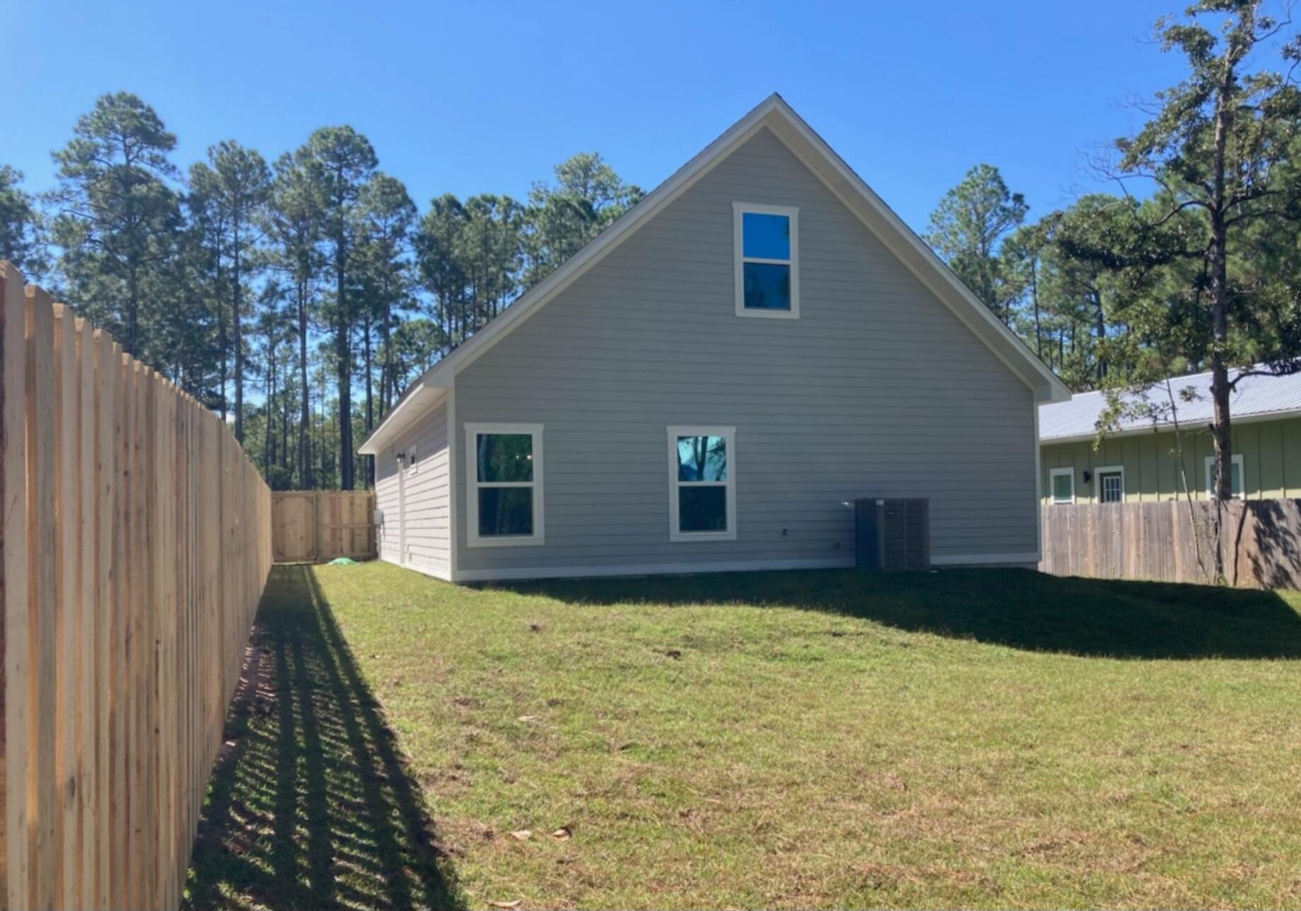 MAGNOLIA BEACH - Residential
