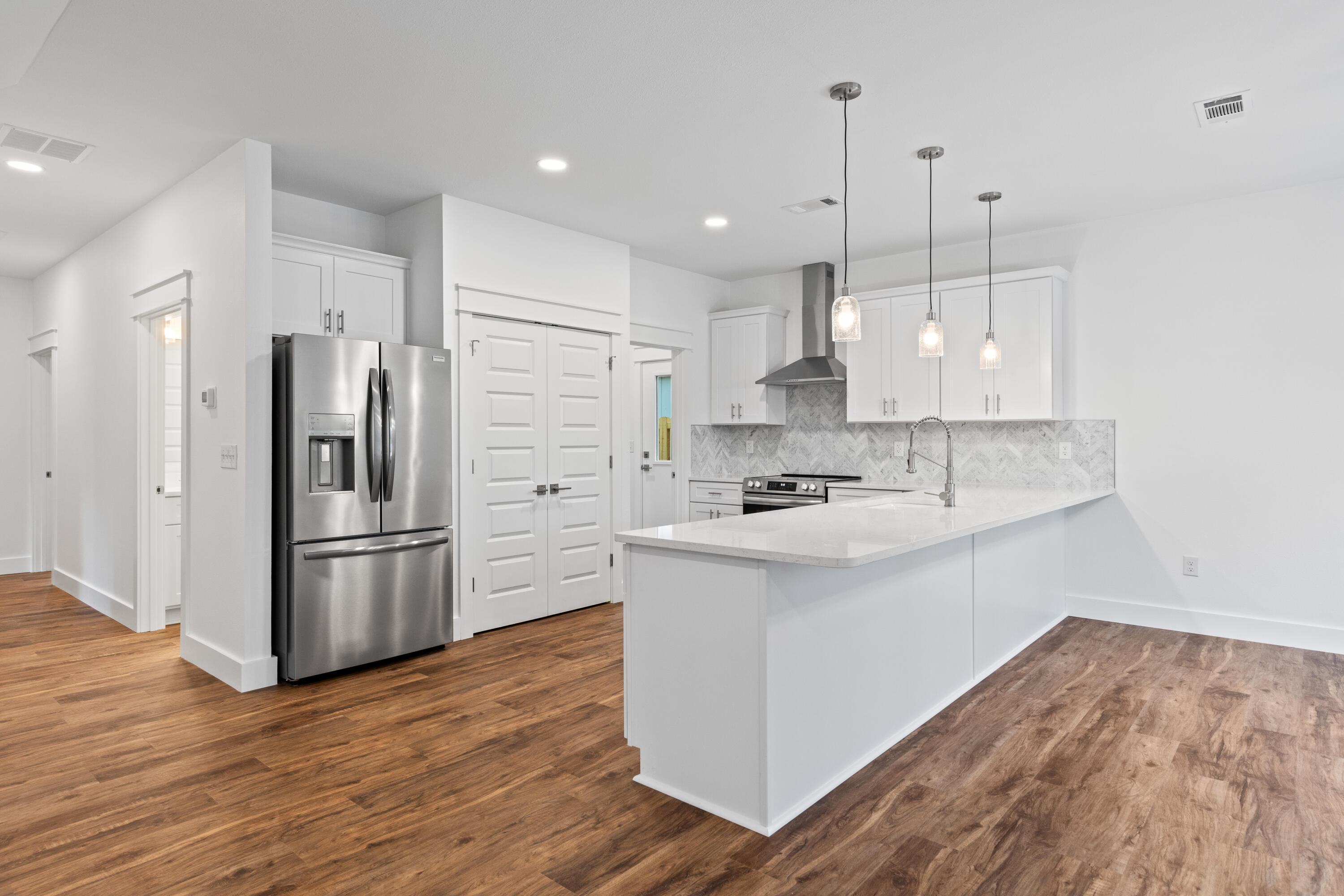 MAGNOLIA BEACH - Residential