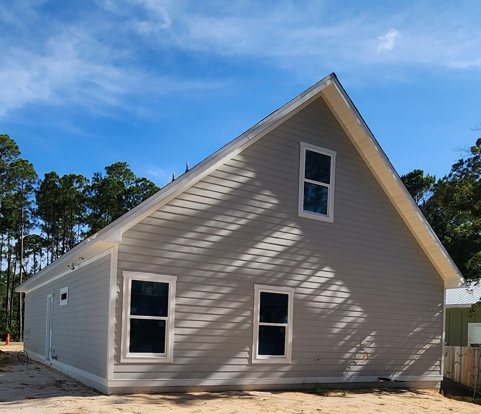 MAGNOLIA BEACH - Residential