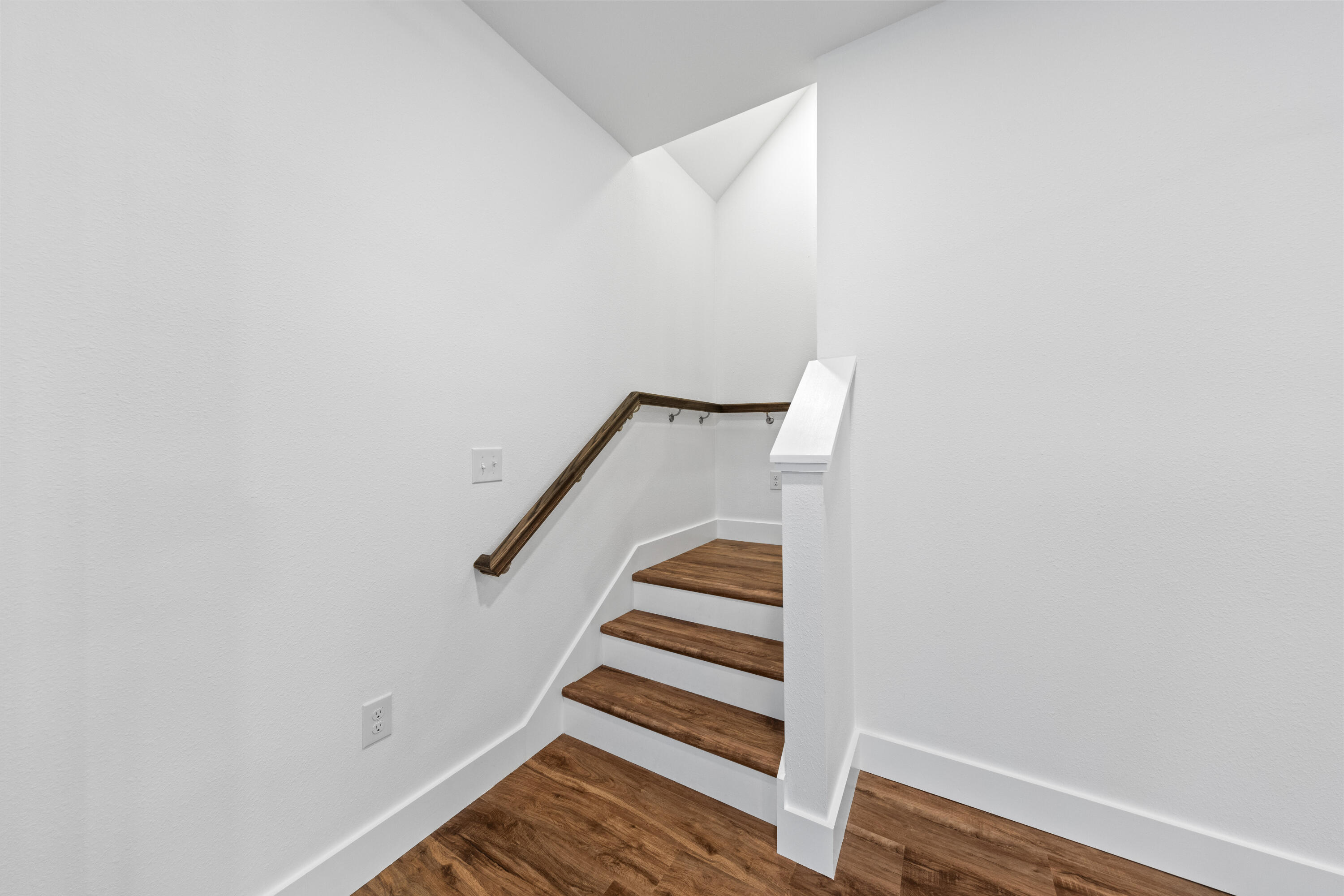 MAGNOLIA BEACH - Residential