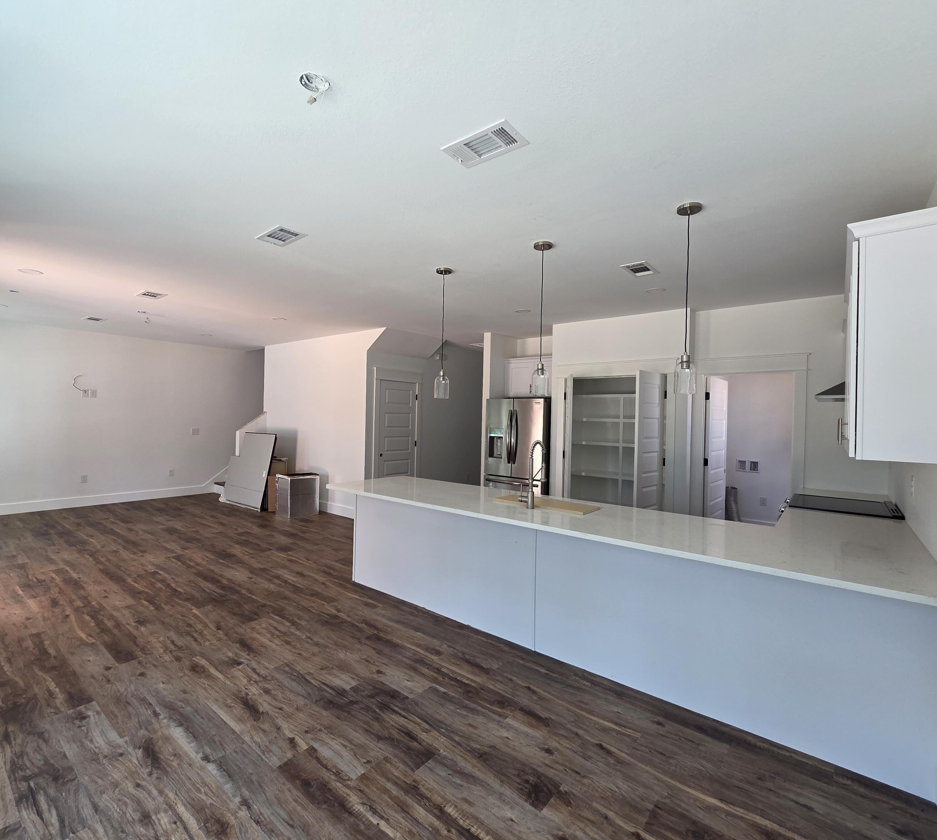 MAGNOLIA BEACH - Residential