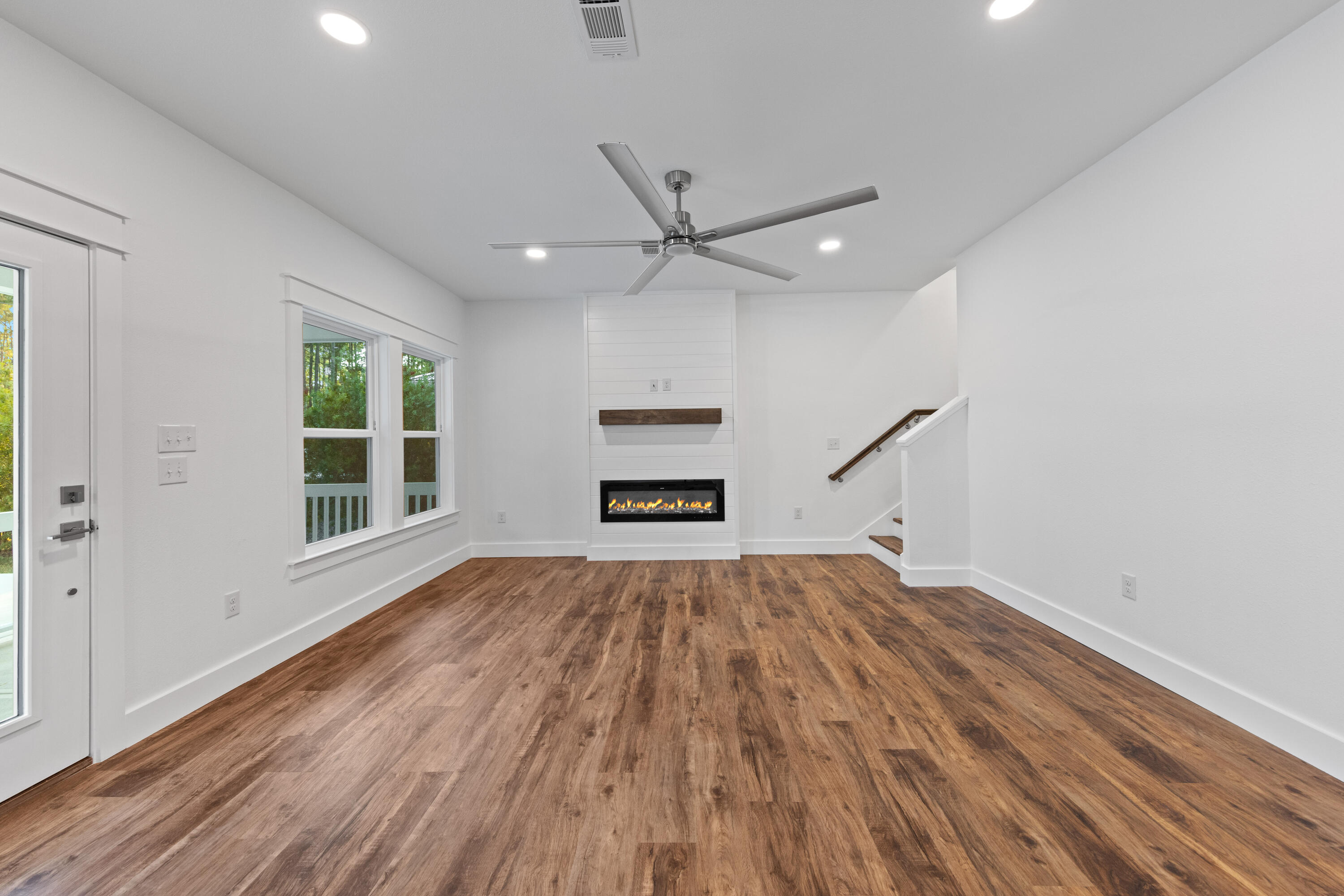 MAGNOLIA BEACH - Residential