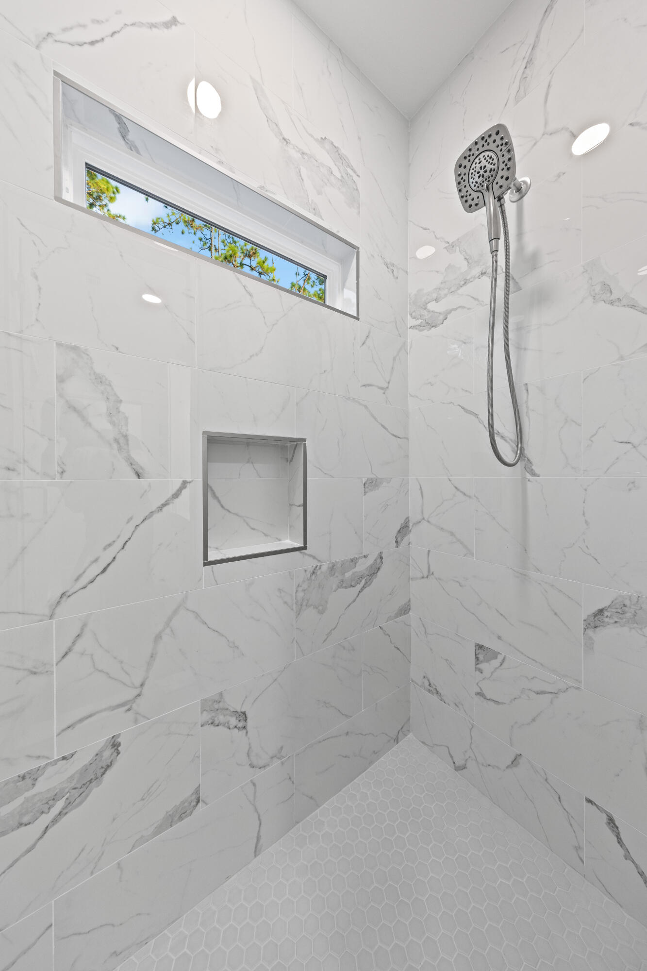 MAGNOLIA BEACH - Residential