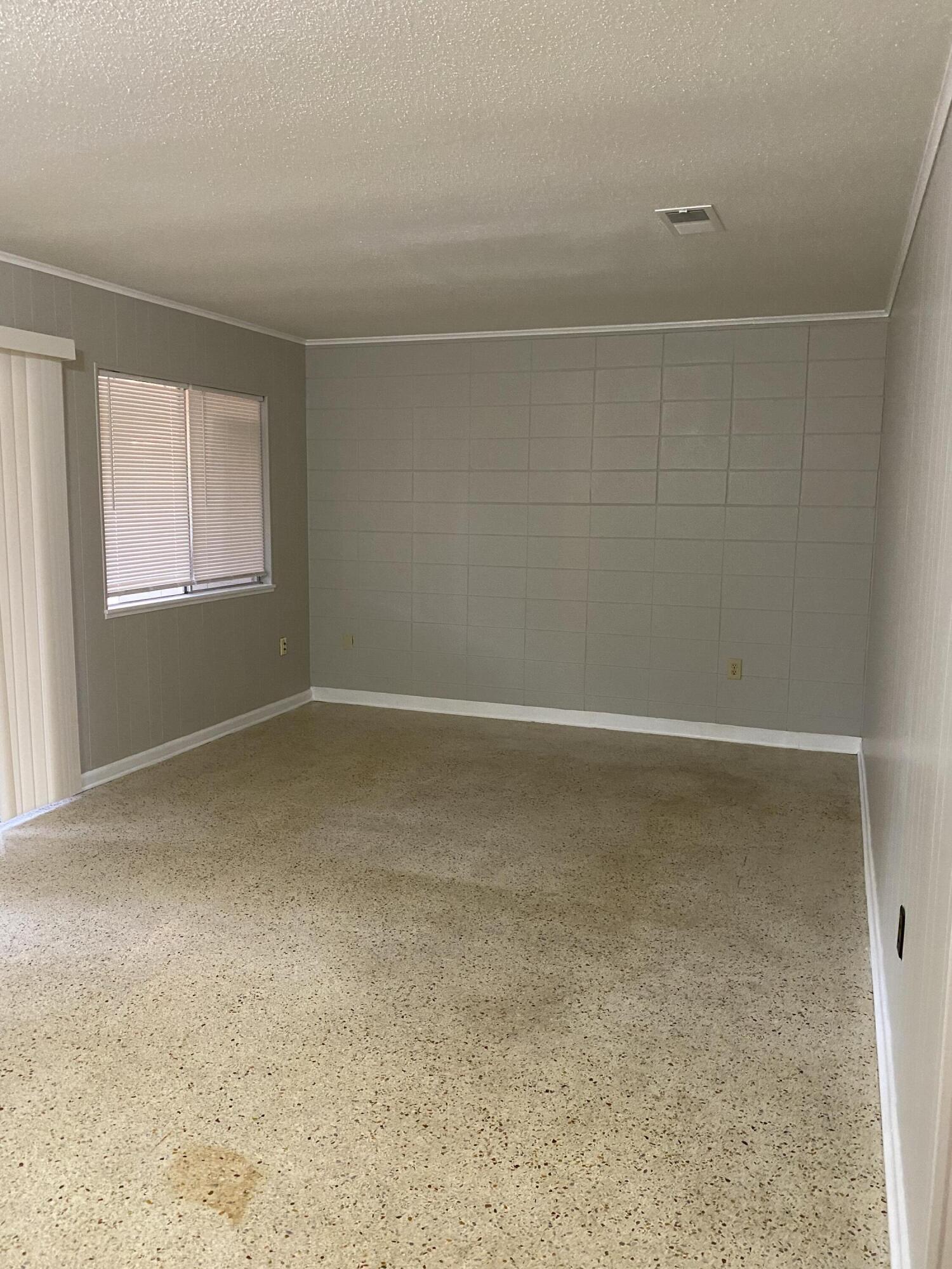 PORT DIXIE - Residential Lease